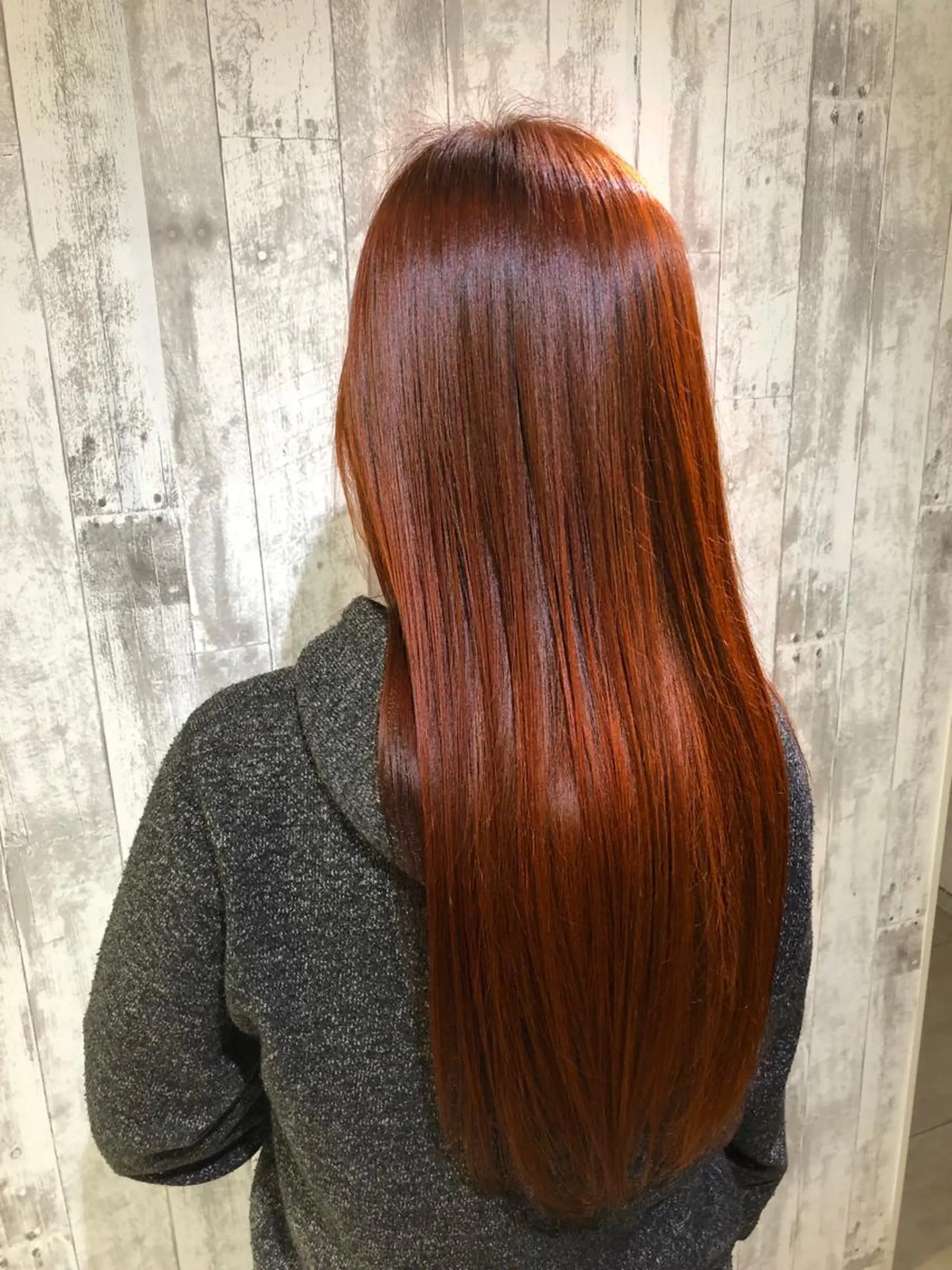 ロング カラー レッドカラー Agu  清尾 浩昭のヘアスタイル