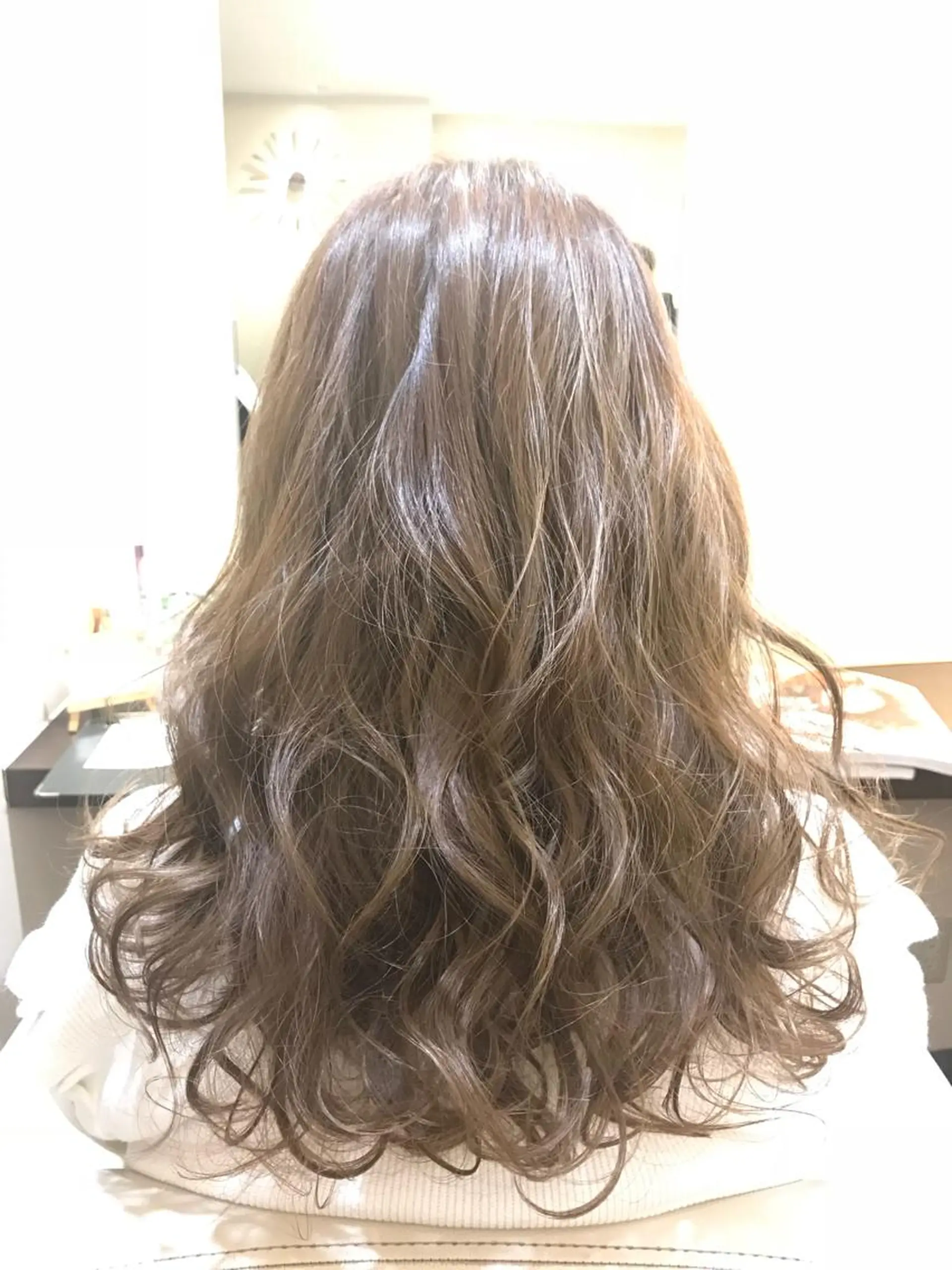 ロング カラー 透明感カラー ハイライトカラー ハイライト 池田 寿子のヘアスタイル