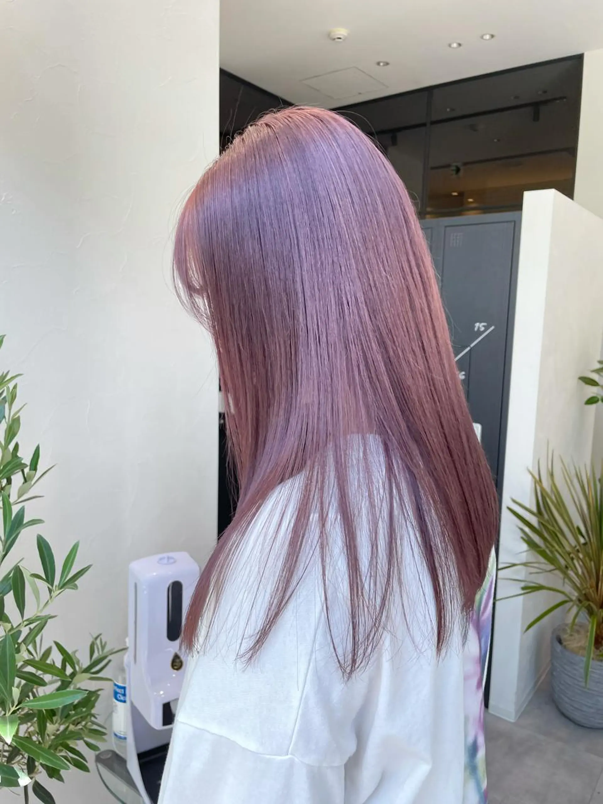 ミディアム カラー VIEWユリナ メイク/ カットのヘアスタイル