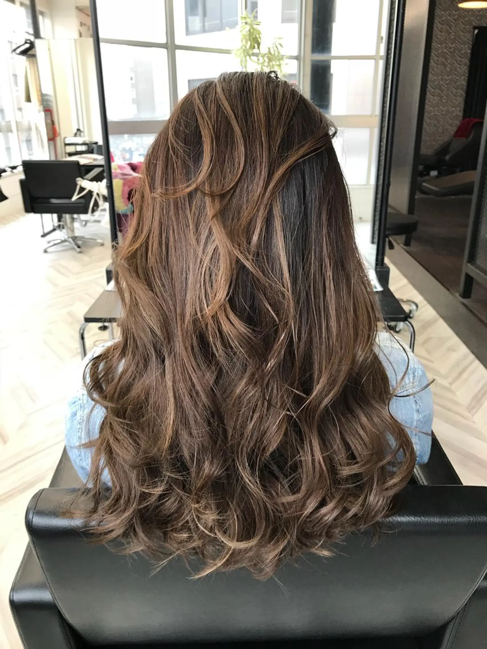 ロング カラー ブラウンカラー ハイライトカラー モカブラウン 外国人風カラー ハイライト ヘアカラー トリートメント 🌹 AKARI  🌹のヘアスタイル