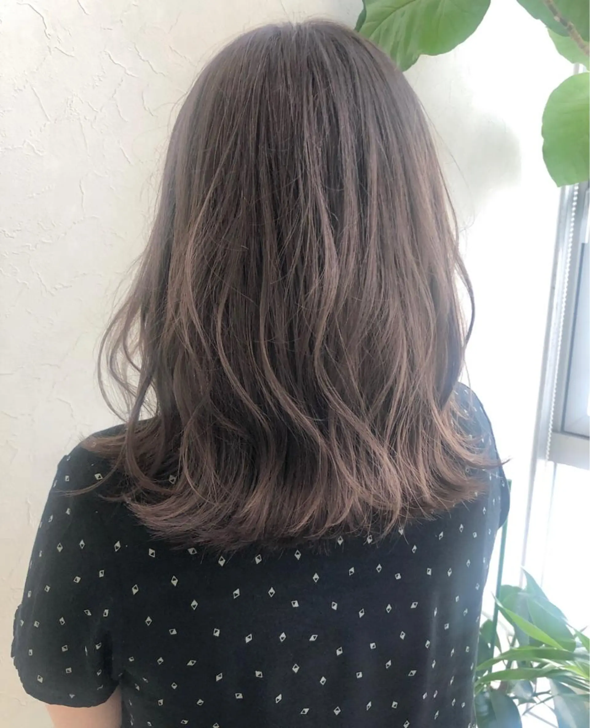 セミロング カラー nakahara madokaのヘアスタイル