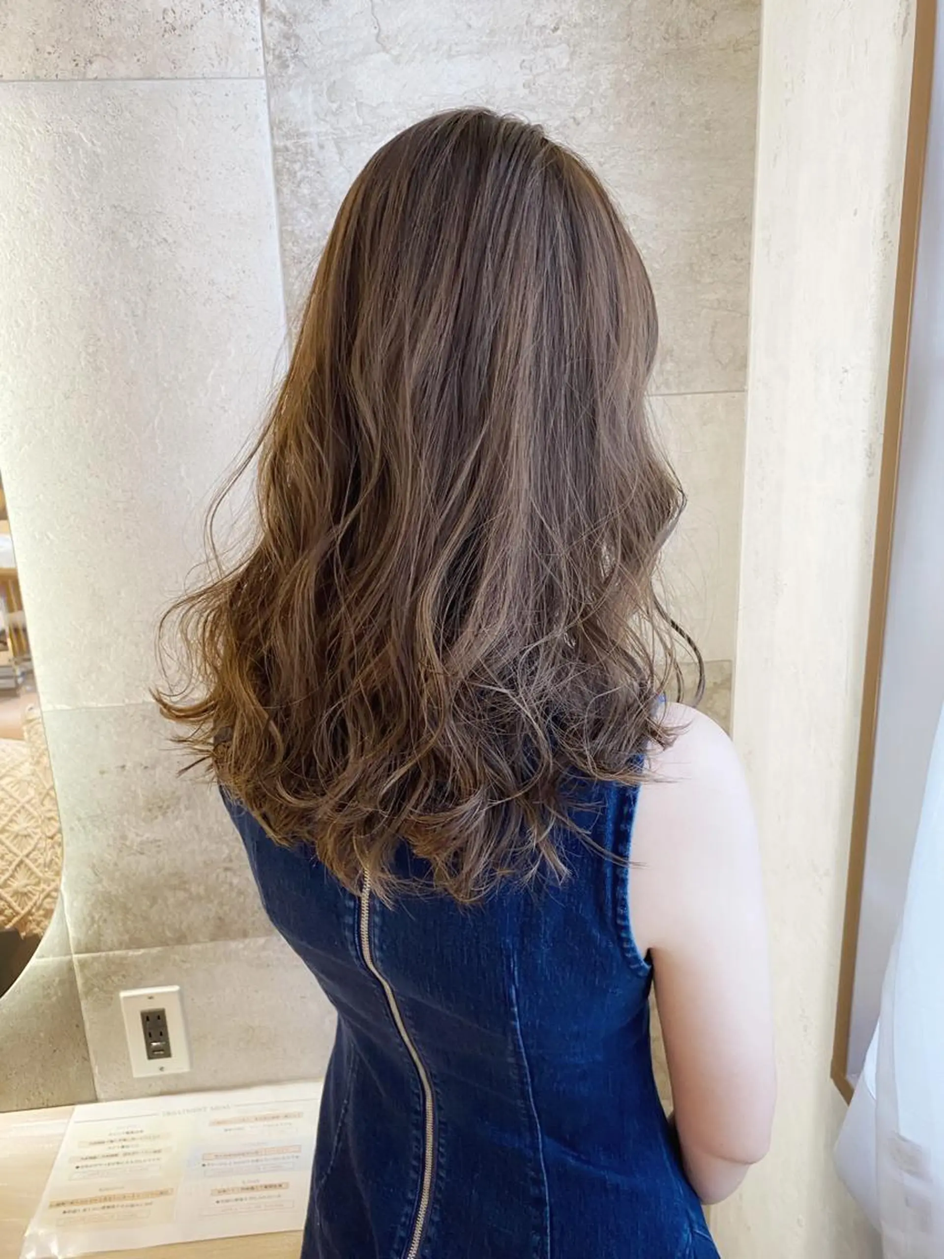 セミロング カラー 透明感カラー グレージュ ハイライトカラー 外国人風カラー ハイライト カット ヘアカラー トリートメント ツヤ髪になりたい方へ 🩷柴田知亜希のヘアスタイル