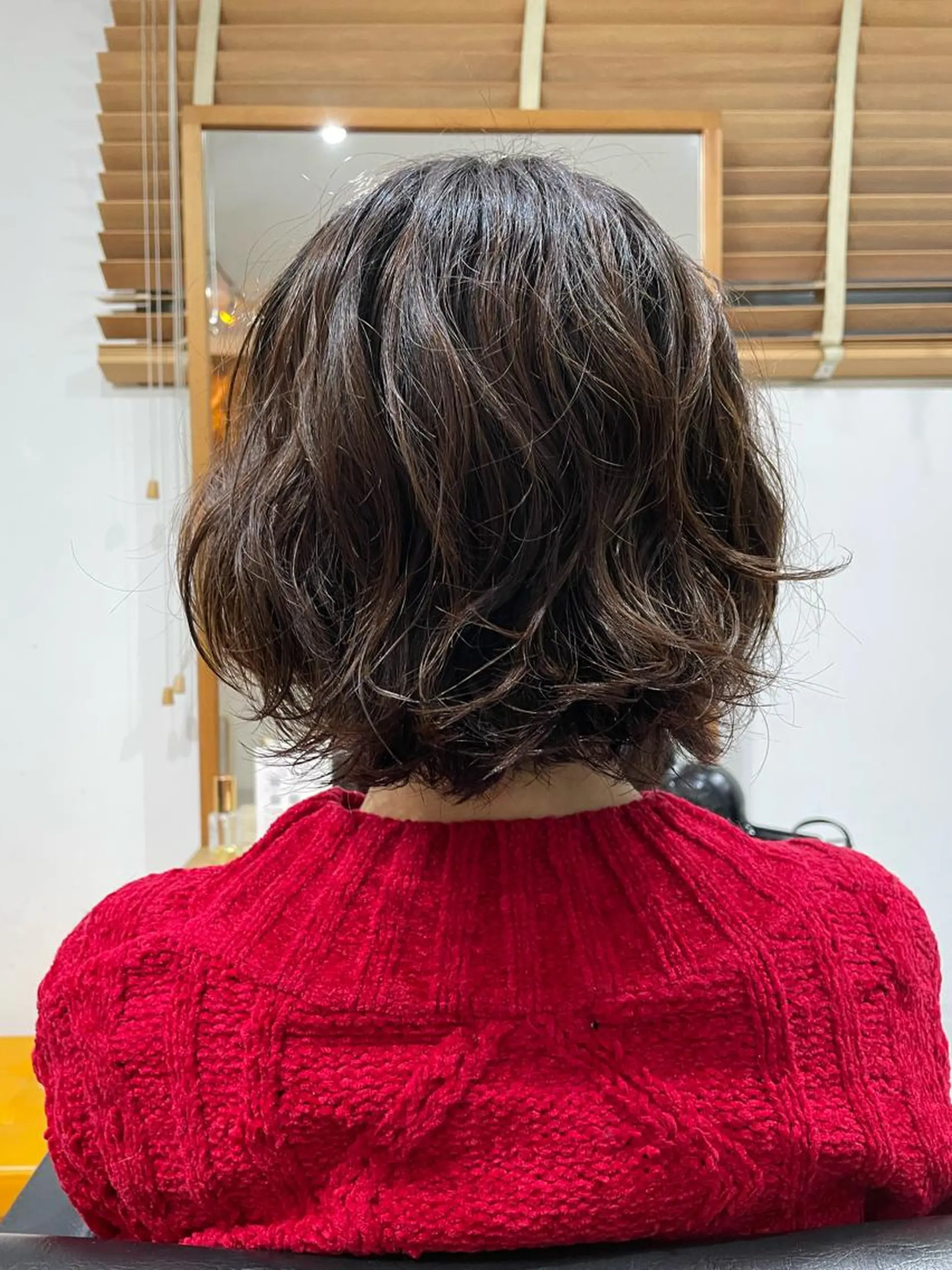 ミディアム パーマ 🐬脱白髪染めカラー 清水大世🐬のヘアスタイル