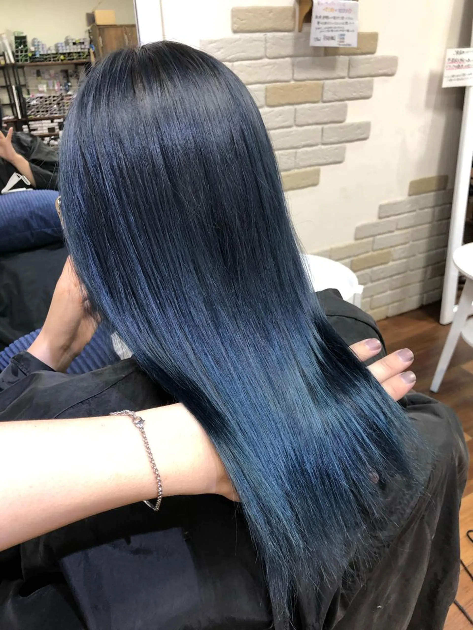 セミロング Merly osakaのヘアスタイル
