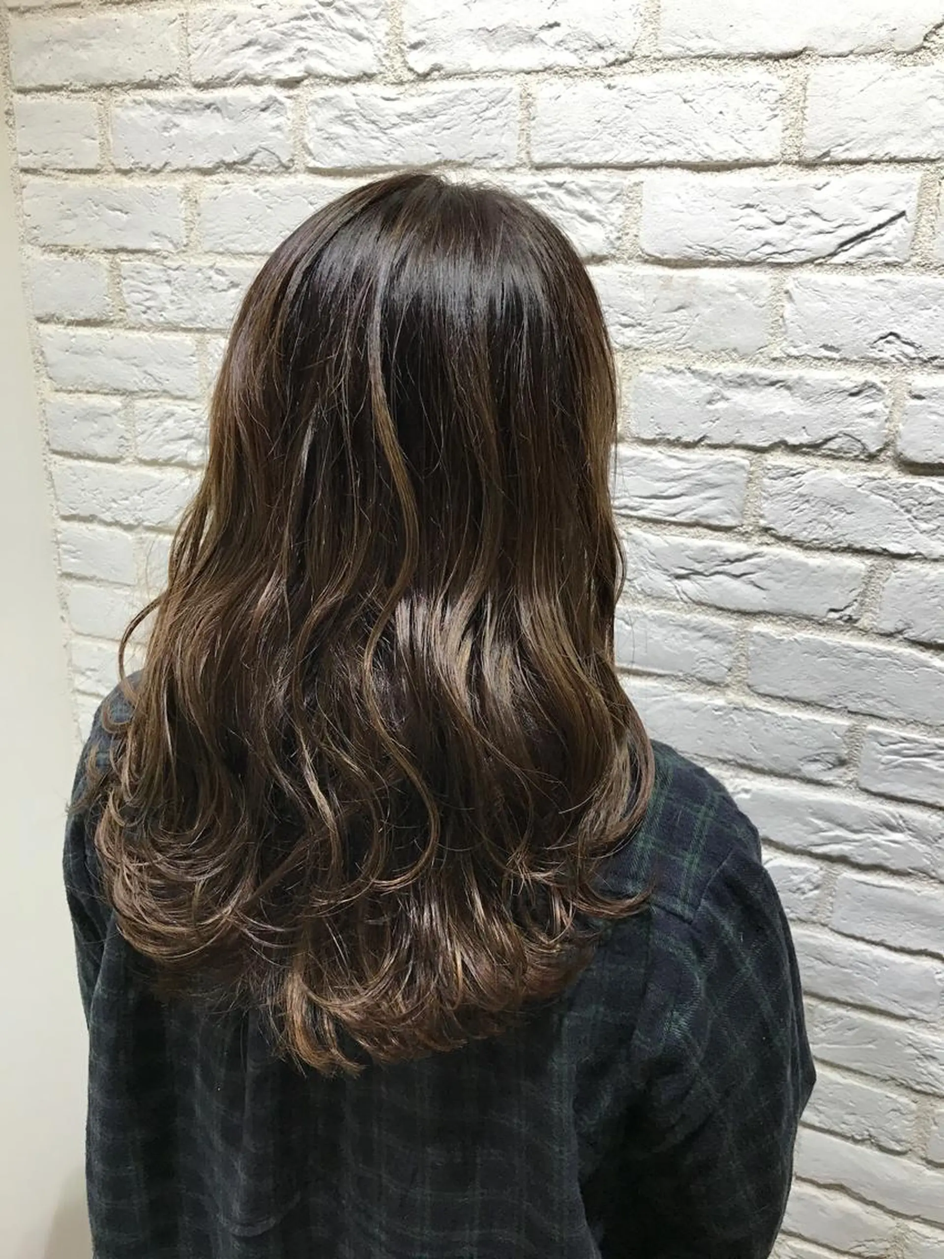 セミロング カラー ハイライトカラー ハイライト UMEDA FIGAROのヘアスタイル