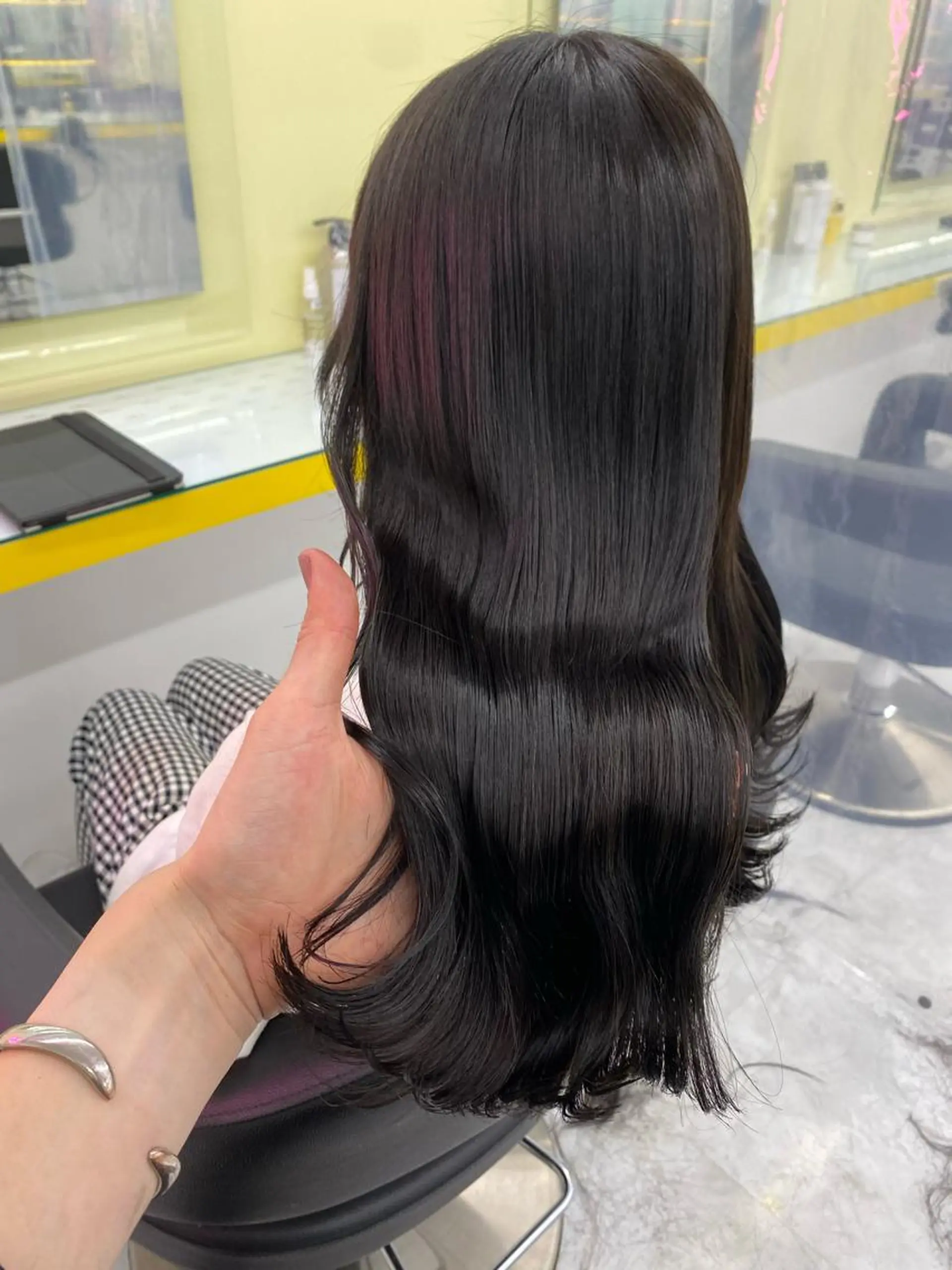 ミディアム カラー パーマ ヘアアレンジ ネイル マツエク・マツパ 韓国風ベージュ🤎 赤みなし🌿横浜🤎のヘアスタイル