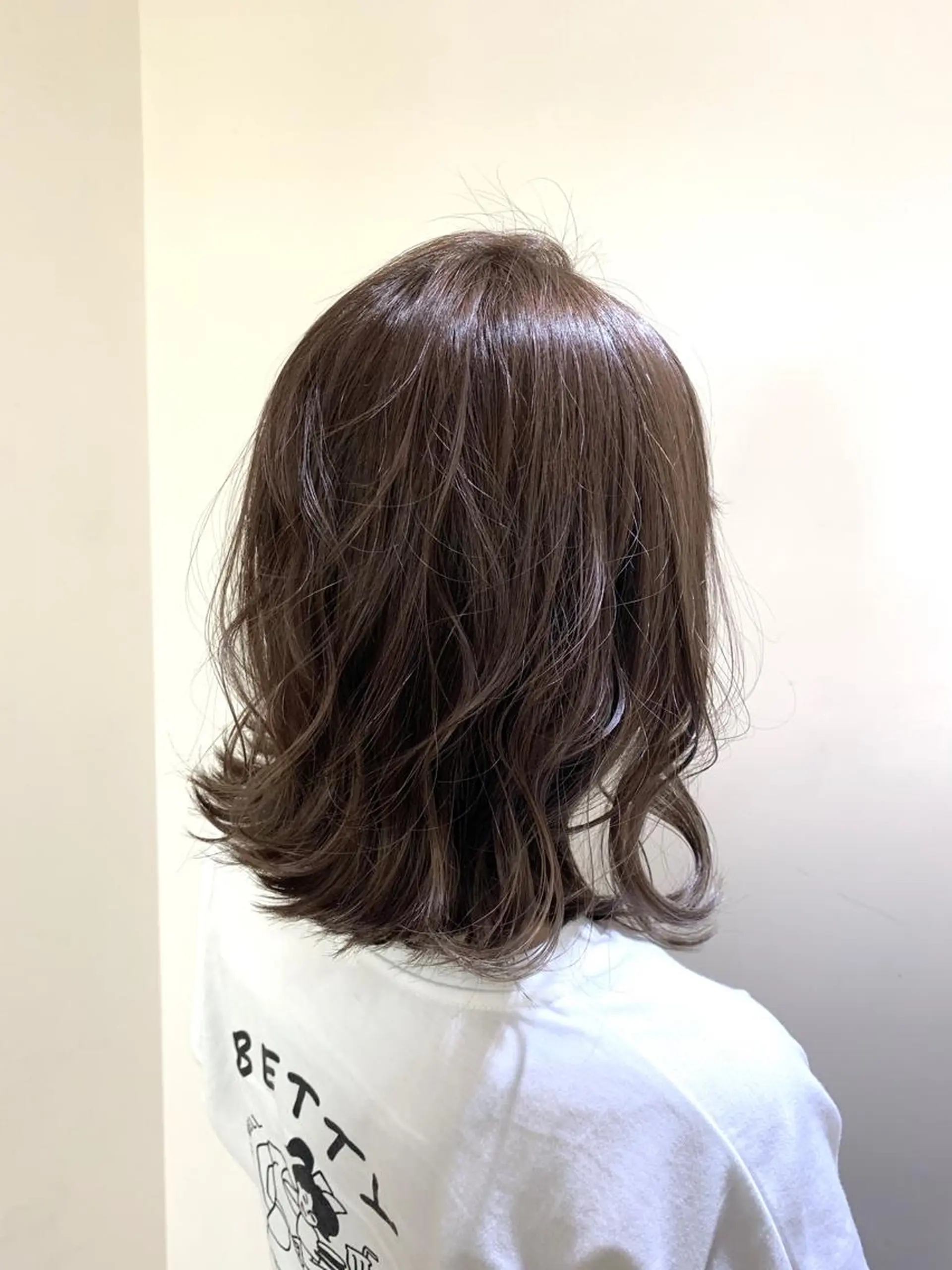 ミディアム カラー ヘアアレンジ ベージュカラー 透明感カラー オリーブベージュ 店長/ 加藤 流菜のヘアスタイル
