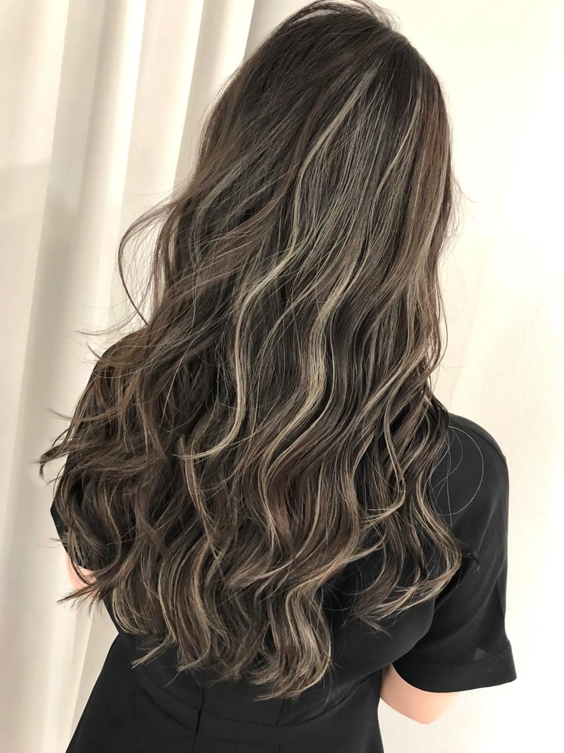 ロング カラー ハイライトカラー 3Dハイライト ハイライト 若杉 諒のヘアスタイル