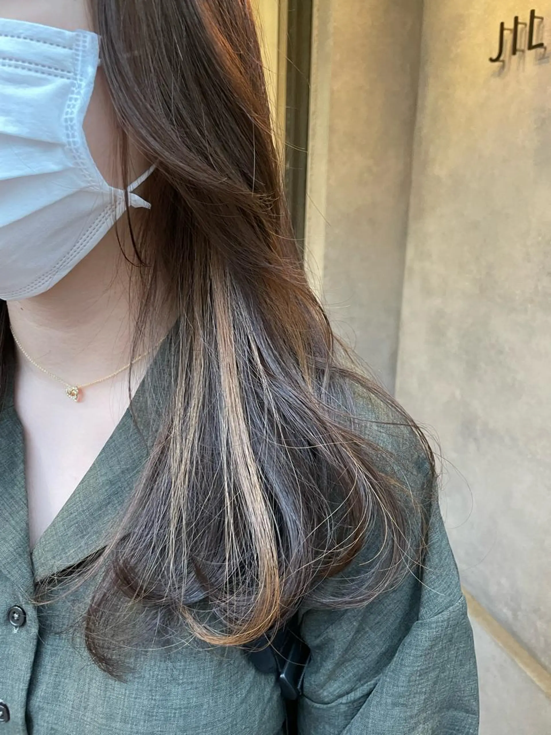 ロング カラー N°　jillva 腰山 菜々美のヘアスタイル