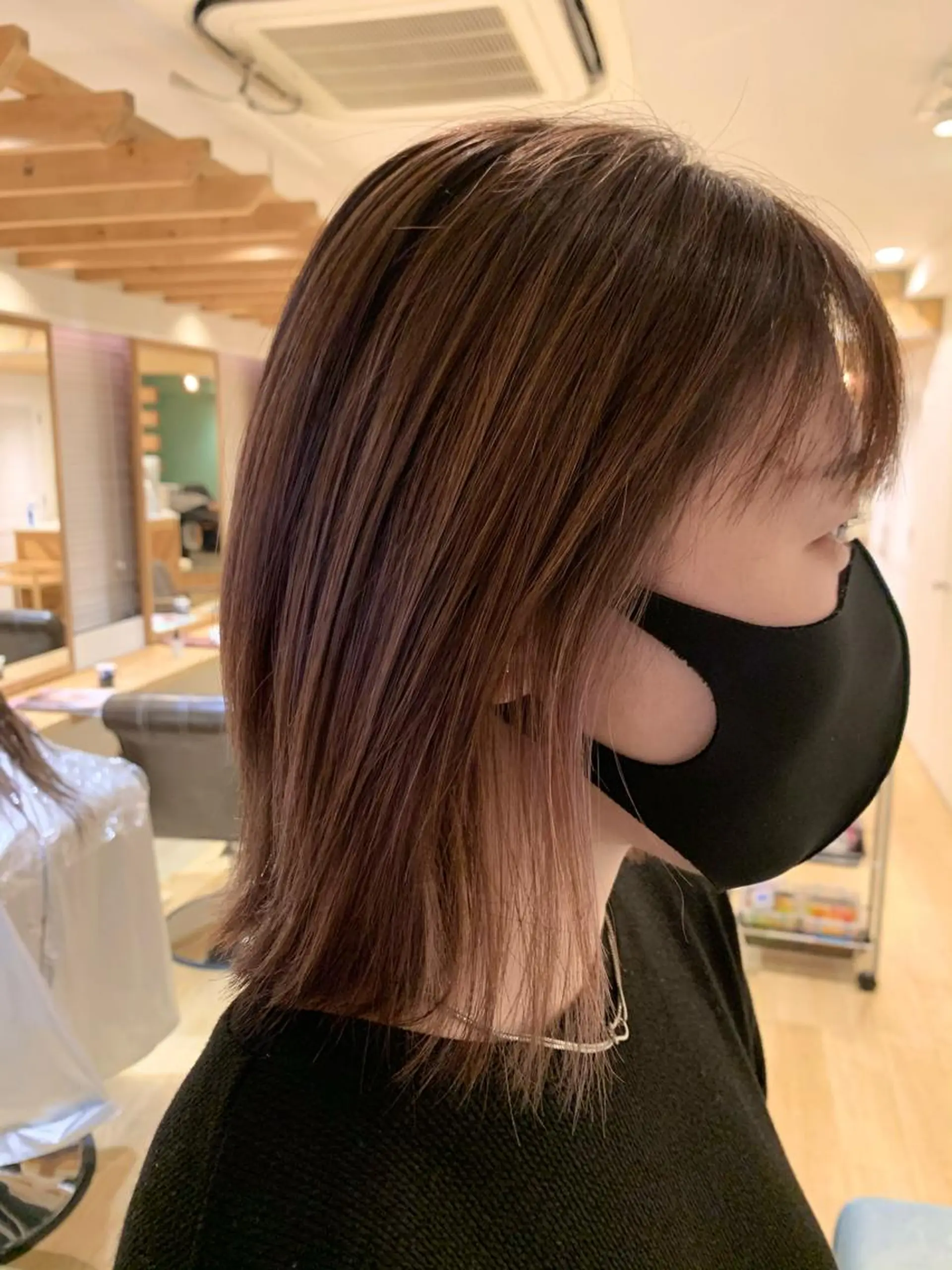 ミディアム ボブ ハイライト ヘアカラー トリートメント 渋谷ハイトーン/ デザインカラー阿部のヘアスタイル