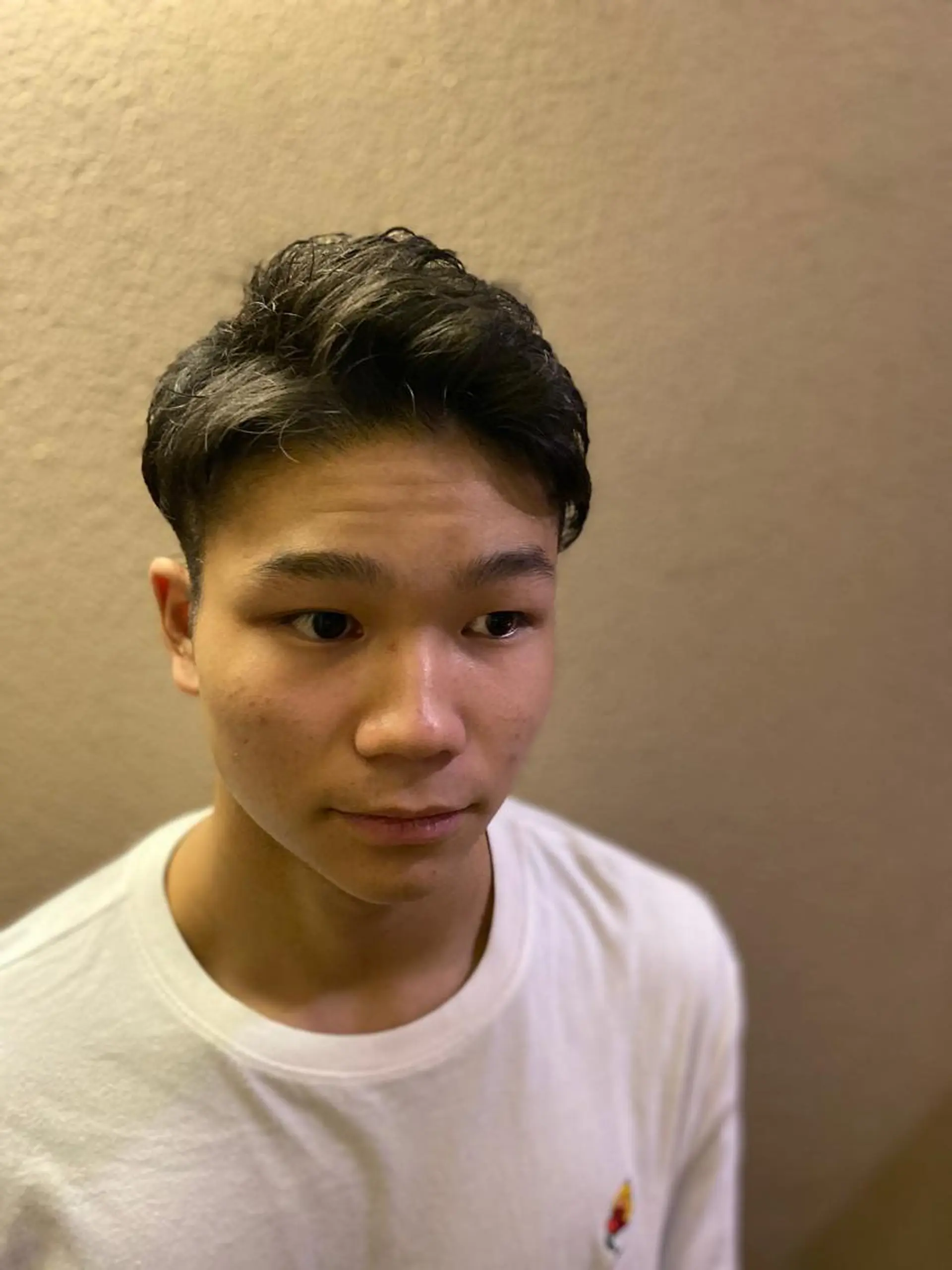 ショート パーマ メンズ 星 スズカのヘアスタイル