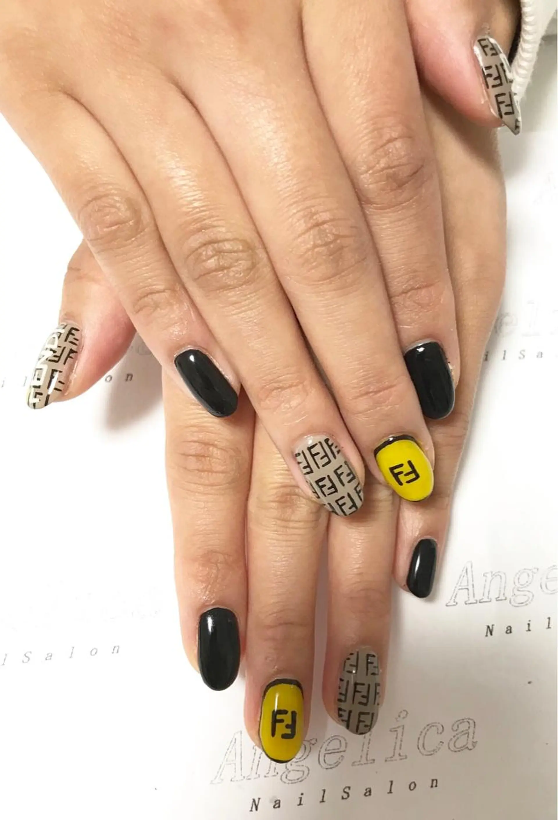 ネイル ハンドネイル Angelica ネイリストのネイルデザイン