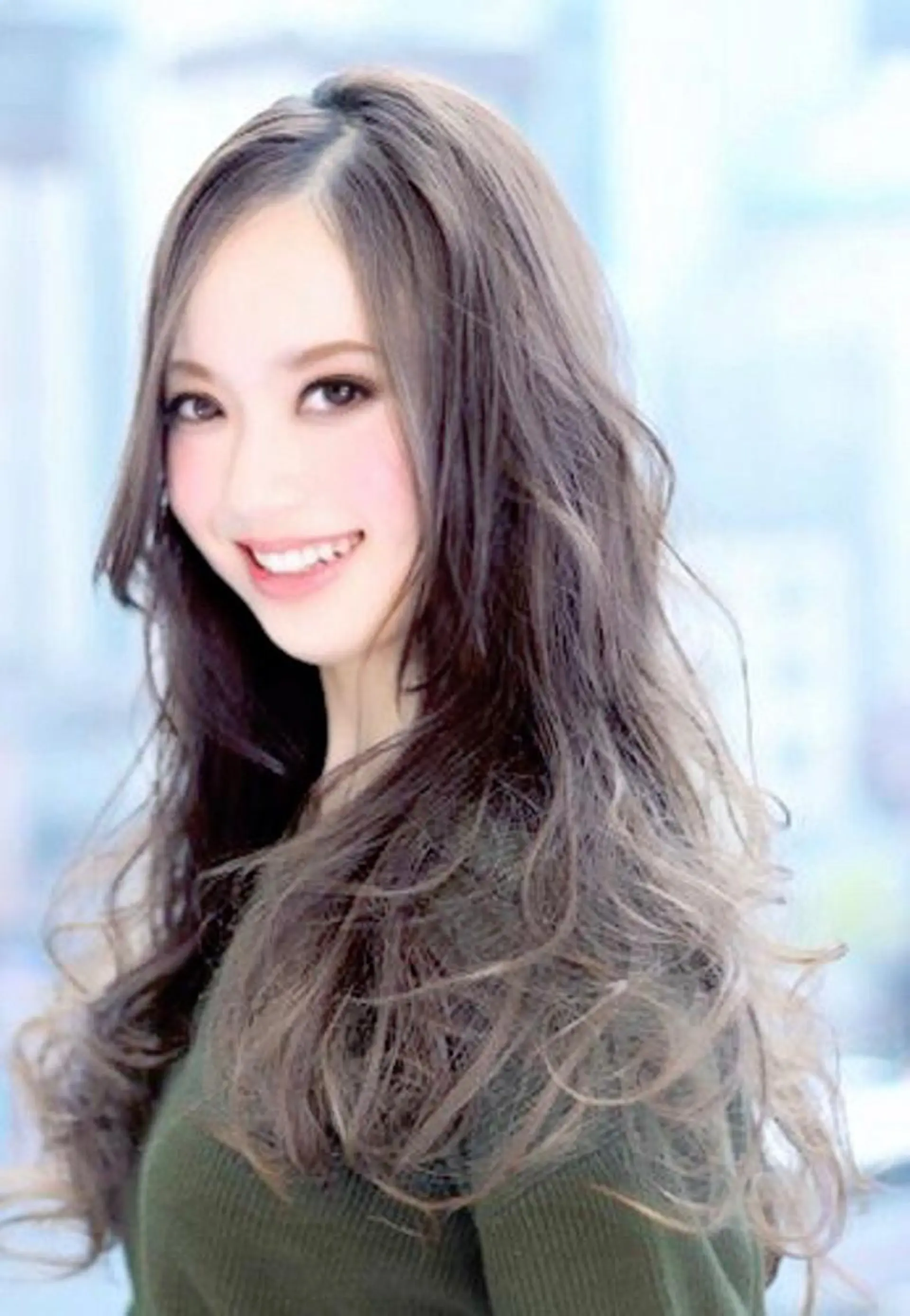 セミロング カラー パーマ セミロングパーマ ベージュカラー バレイヤージュ＆ 高発色カラー／市川のヘアスタイル