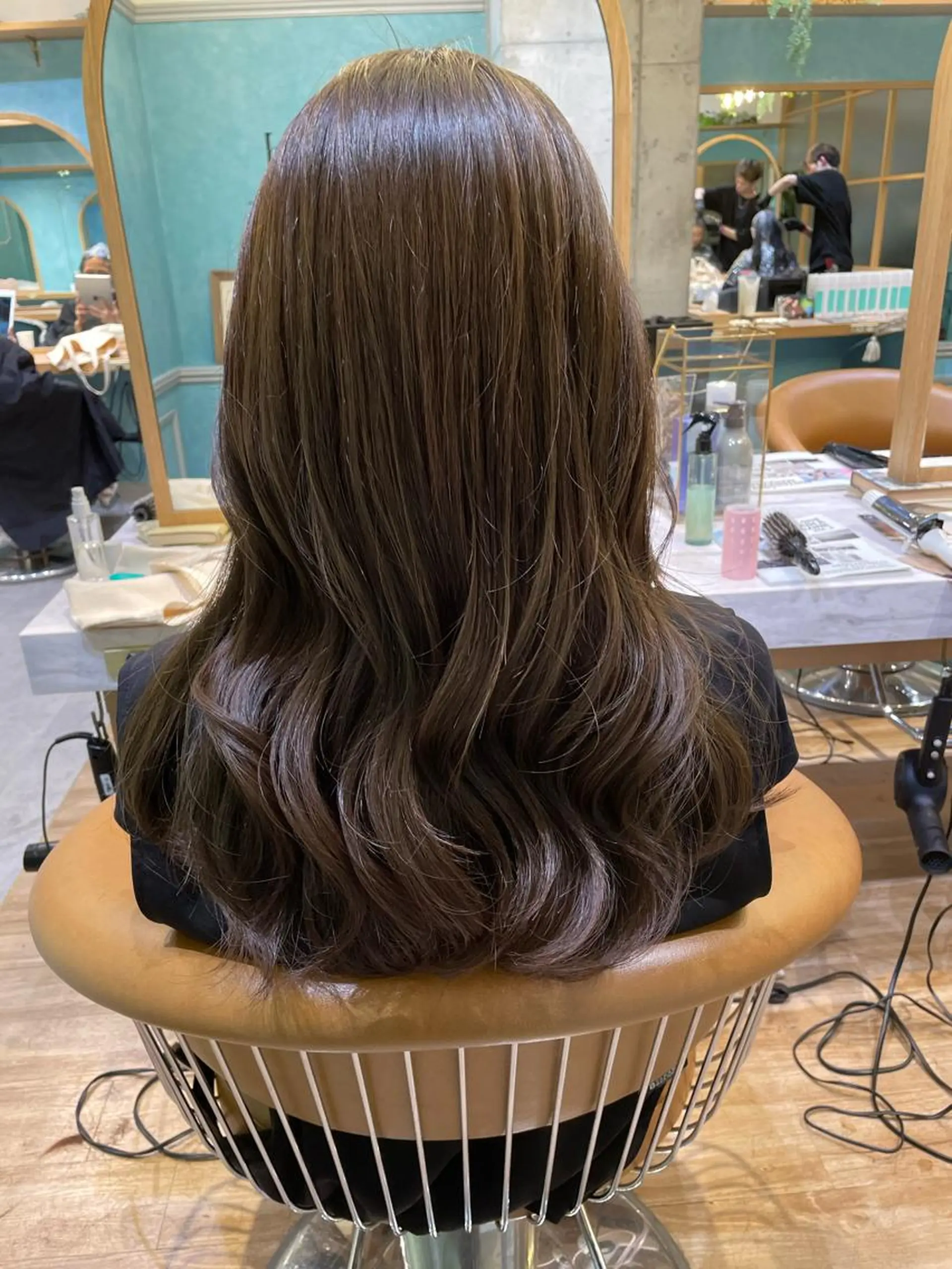 セミロング カット ヘアカラー トリートメント 山本翔一郎 韓国顔周りレイヤーのヘアスタイル