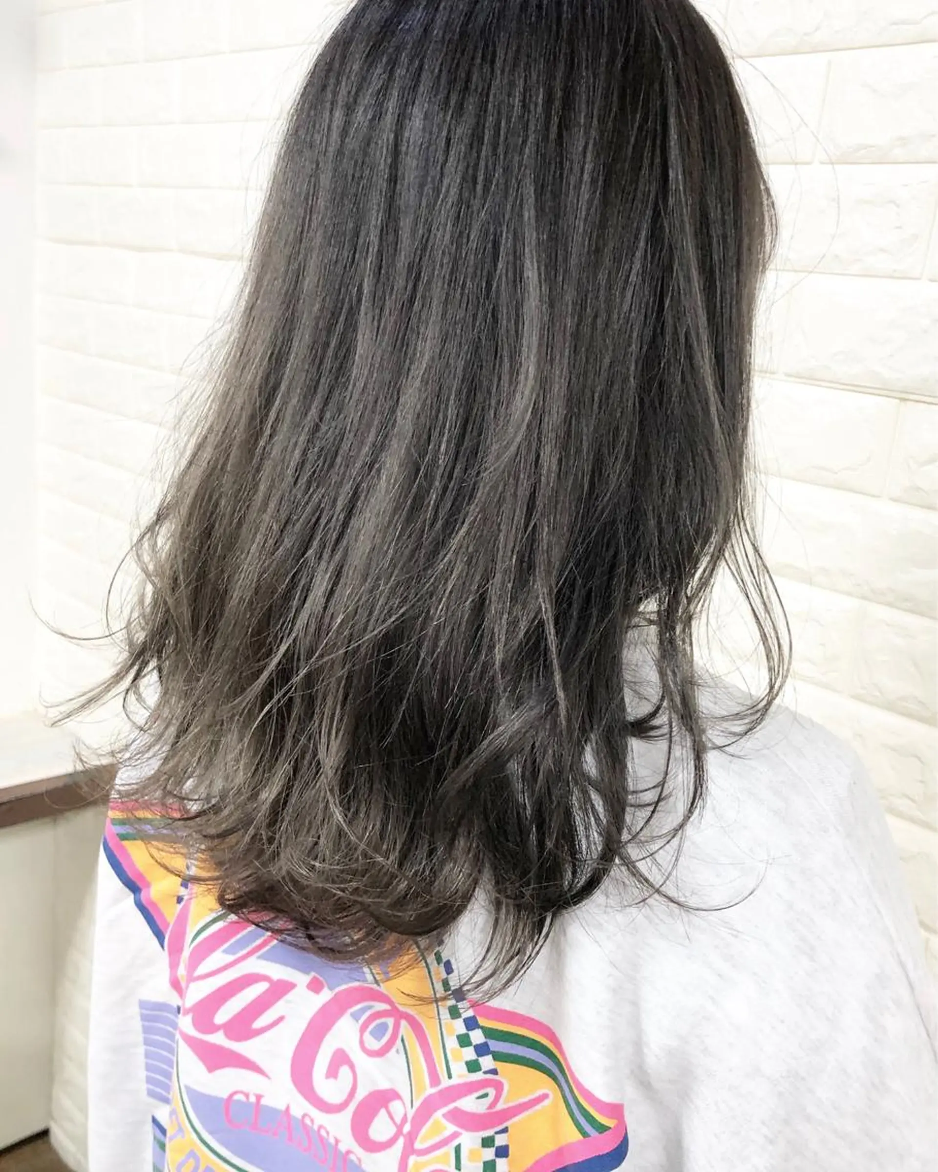 セミロング カラー バレイヤージュ グレージュ レイヤーカット ヘアカラー トリートメント famille ファミーユのヘアスタイル