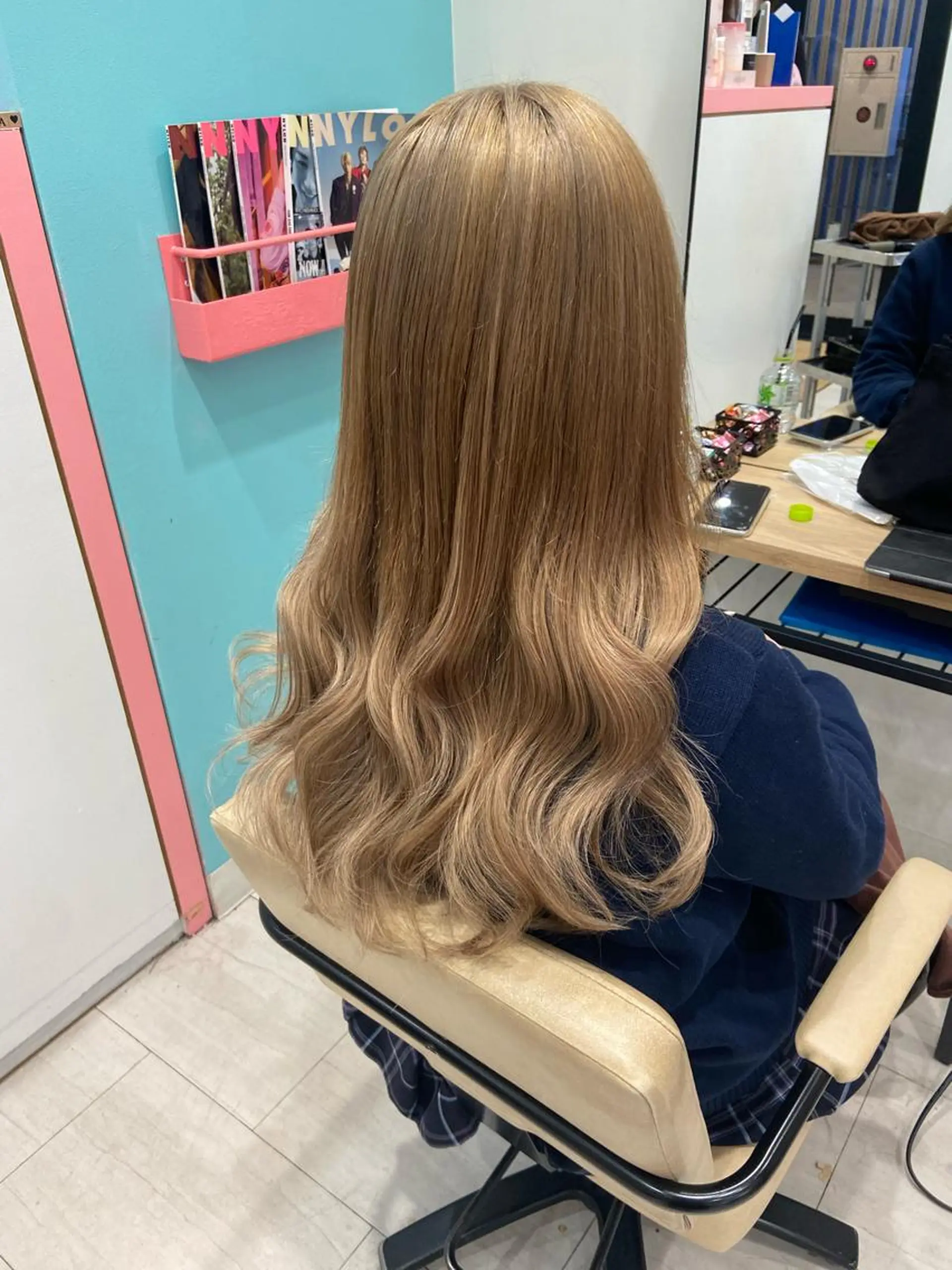 ロング カラー ベージュカラー ブリーチ ブロンド ケアブリーチ ダブルカラー 新宿/韓国ヘア 中明度カラー/かやのヘアスタイル