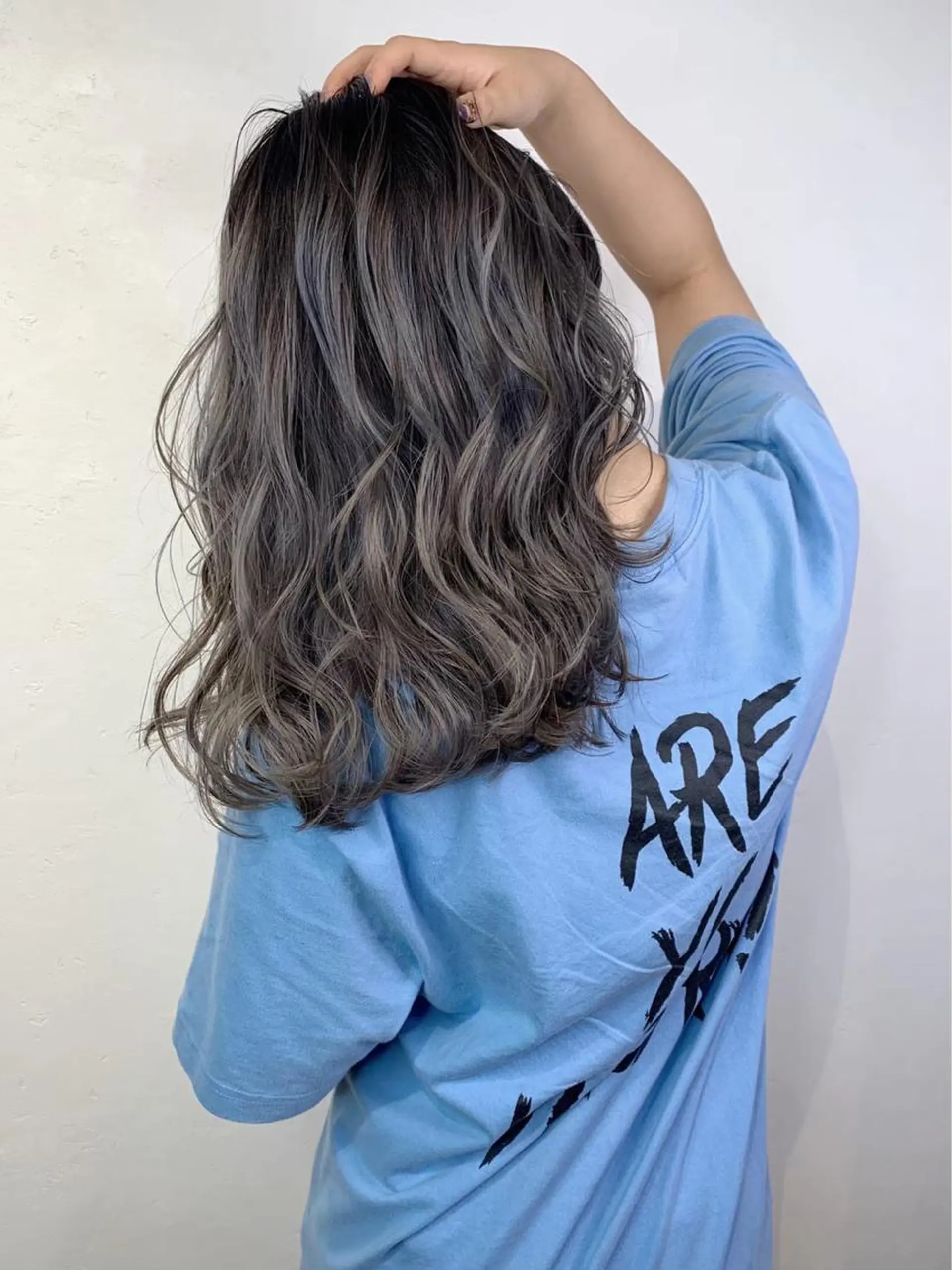 セミロング カット ヘアカラー トリートメント アンダーバーホワイト 堺東店のヘアスタイル