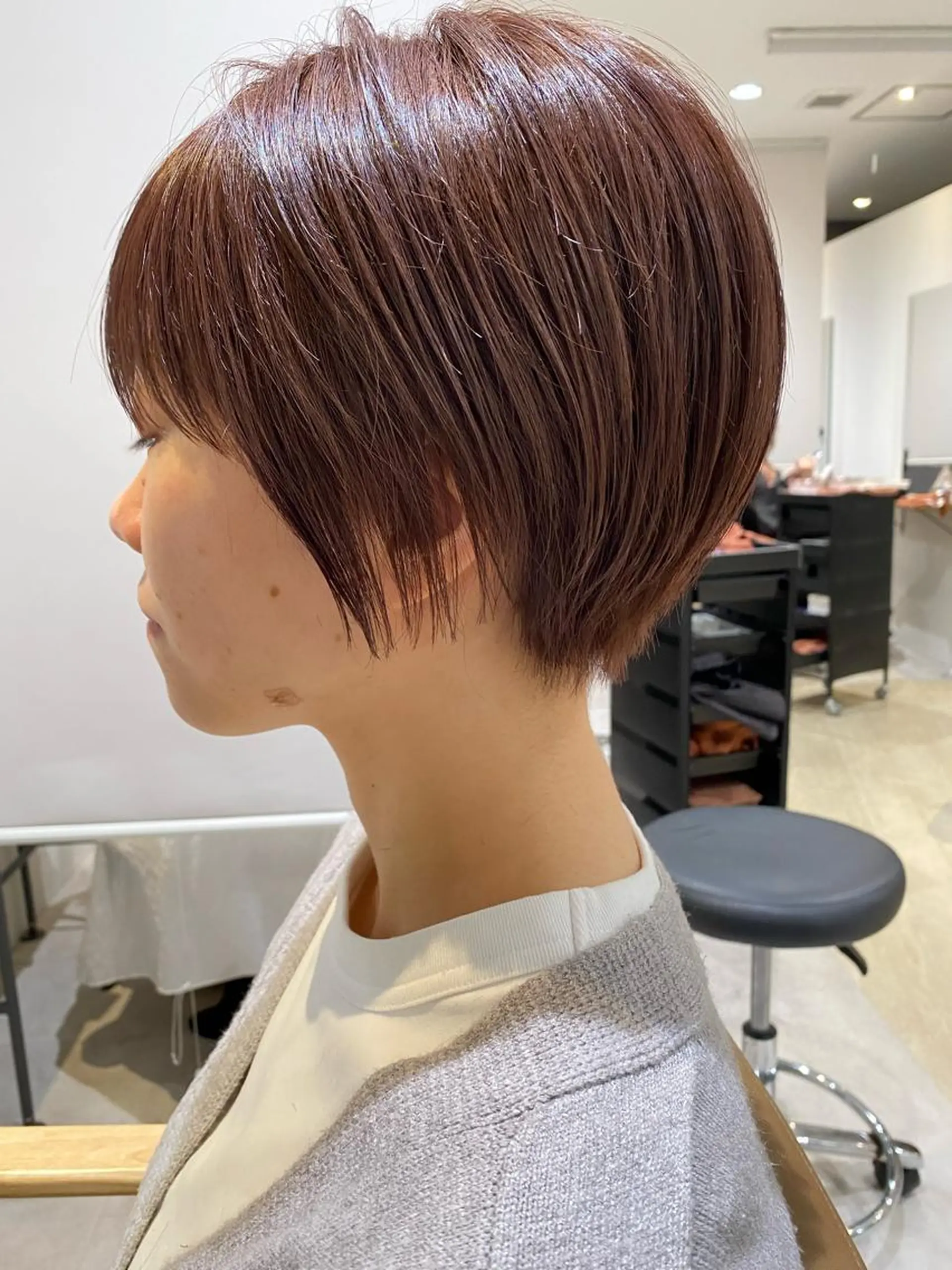 ショート 顔まわりカラー特化 赤津百合絵のヘアスタイル