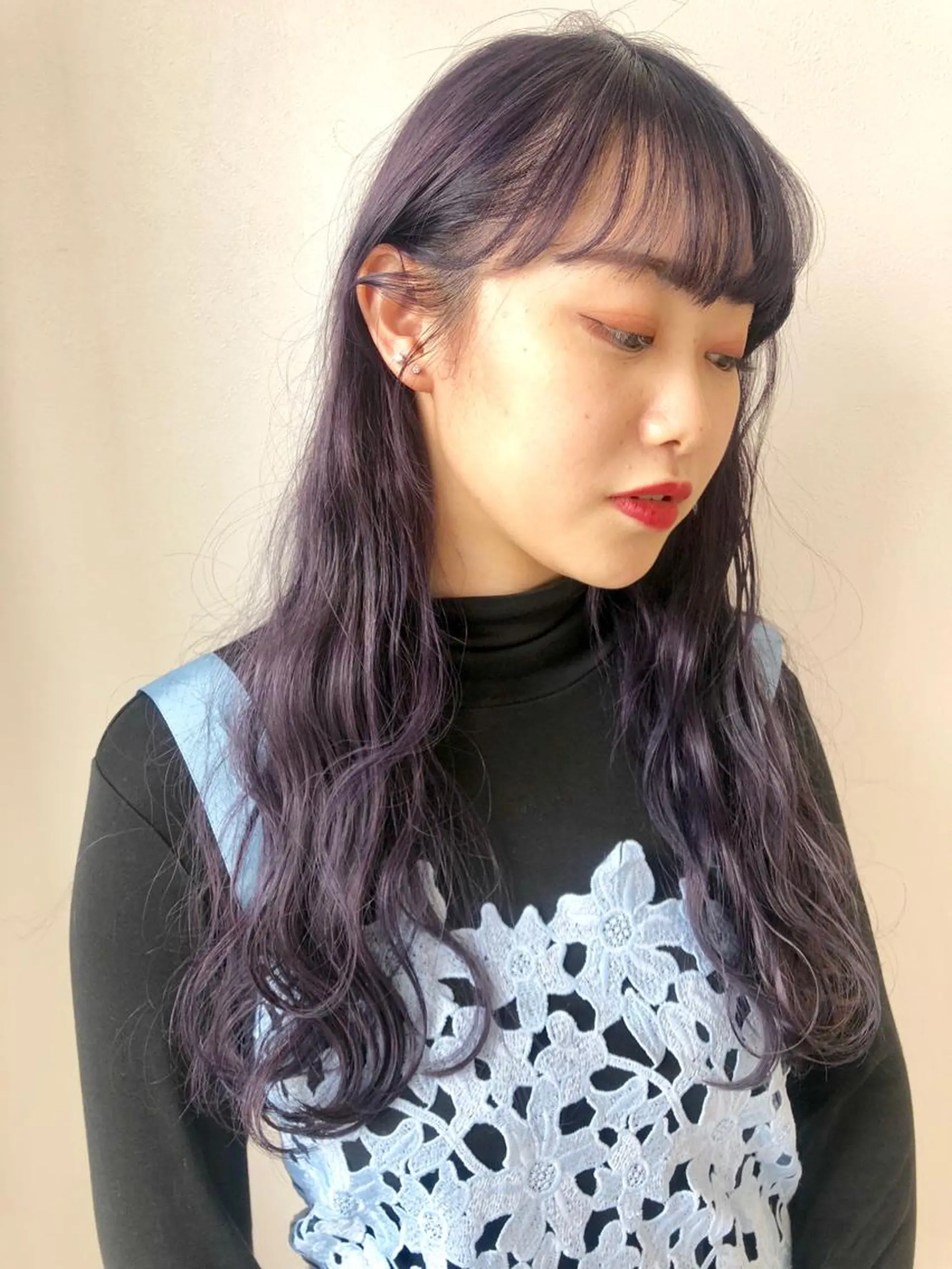 ロング カラー ブルーカラー ラベンダーカラー 岩田 萌那のヘアスタイル