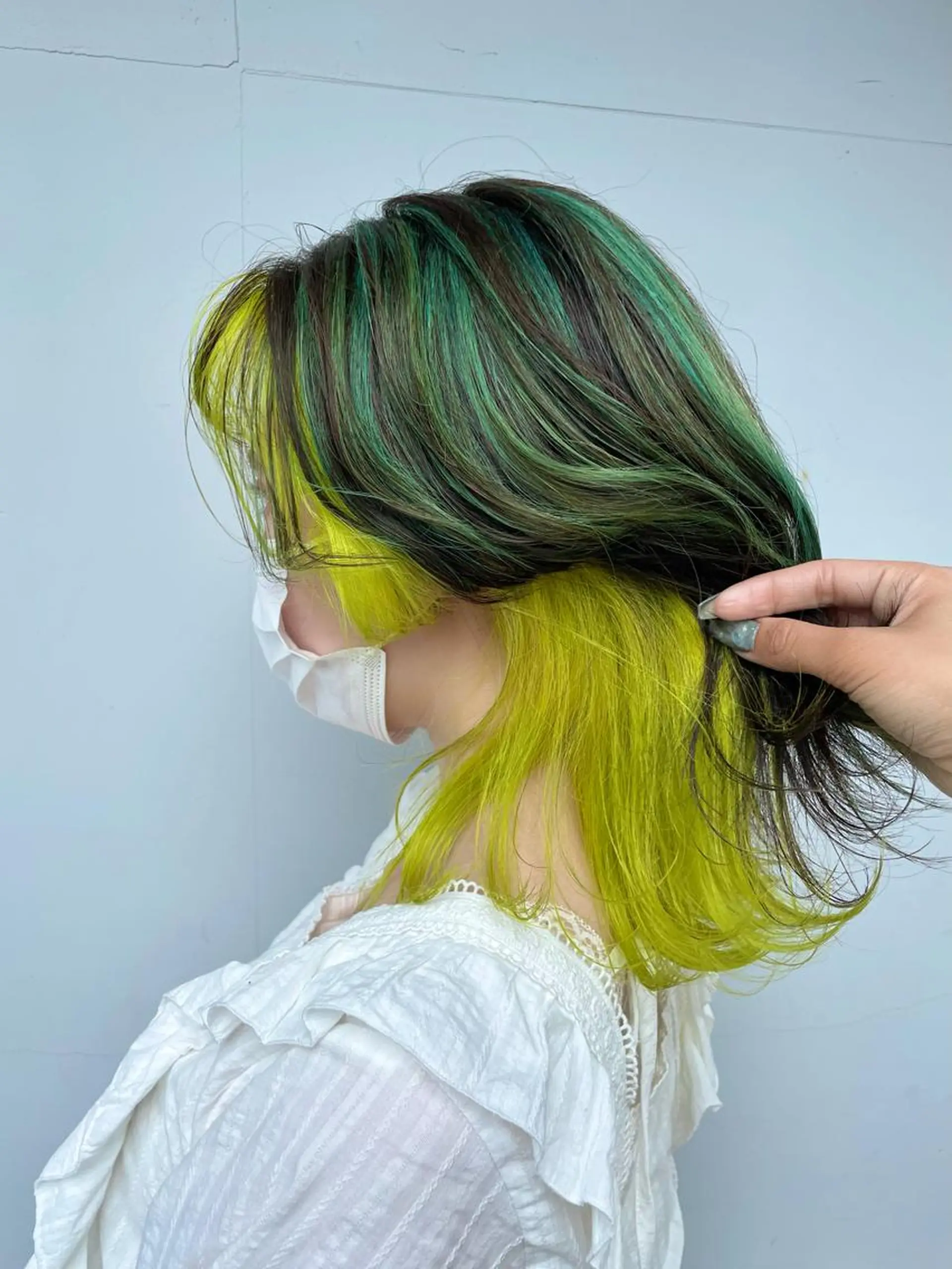 ミディアム カラー アディクシーカラー ブリーチ ケアブリーチ ダブルカラー イヤリングカラー カット ヘアカラー トリートメント もにか🌞原宿/渋谷 🌝ブリーチカラーのヘアスタイル