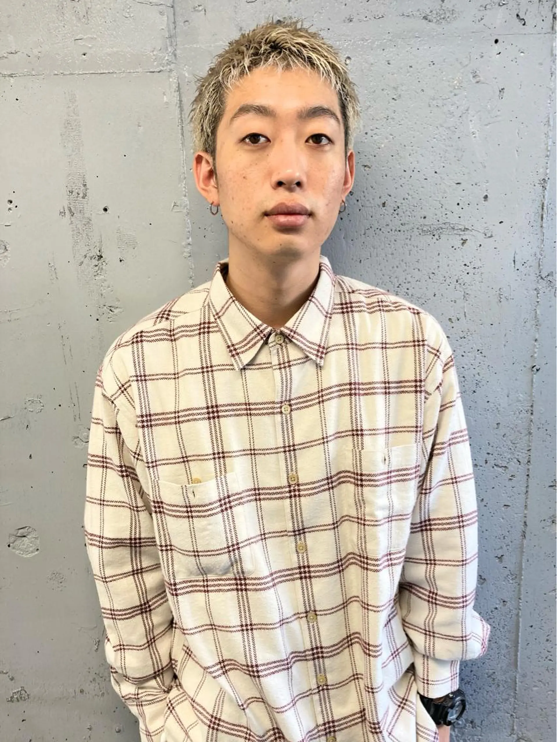 カラー メンズ 顔まわりレイヤー デザインカットのヘアスタイル