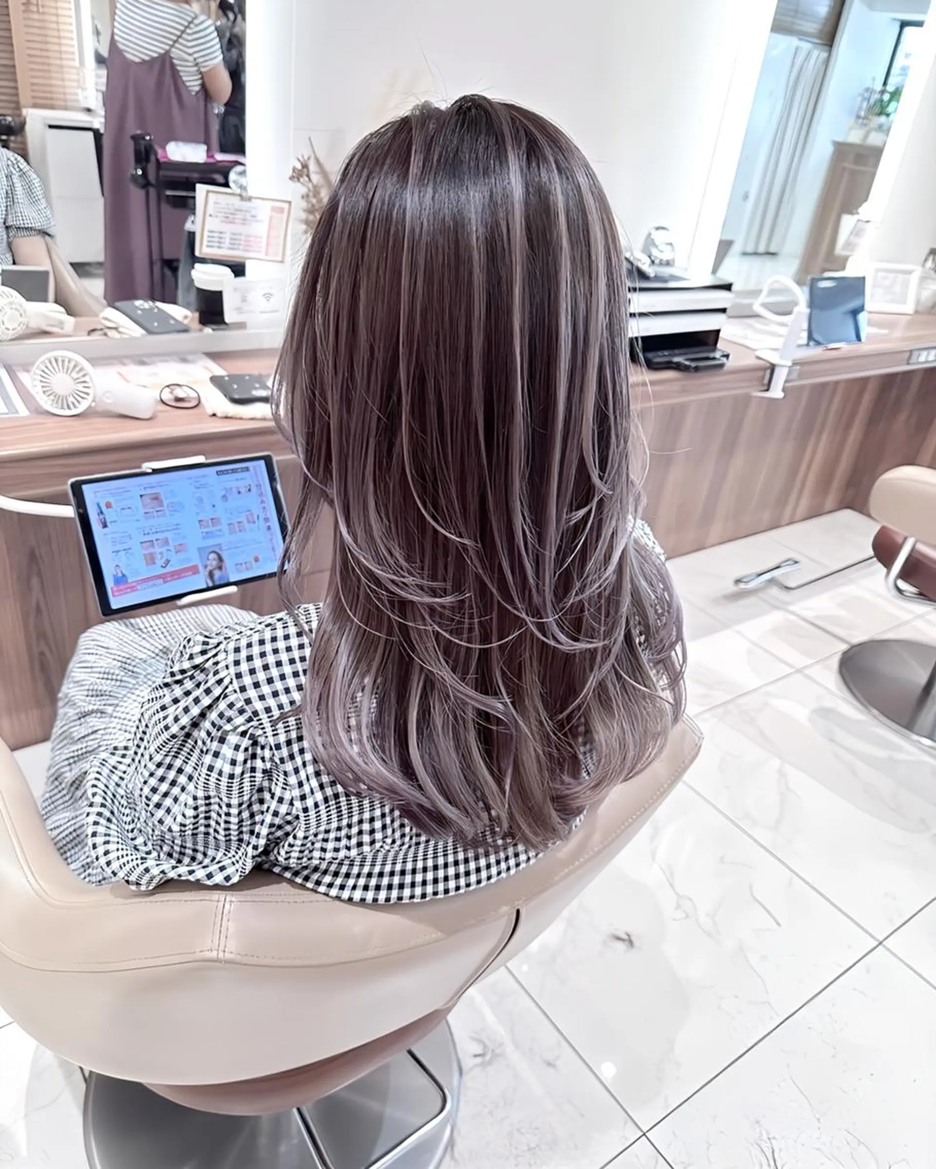 セミロング カラー バレイヤージュ 髪質改善 レイヤーカット カット ヘアカラー トリートメント 山崎俊輔/髪質改善 /バレイヤージュのヘアスタイル