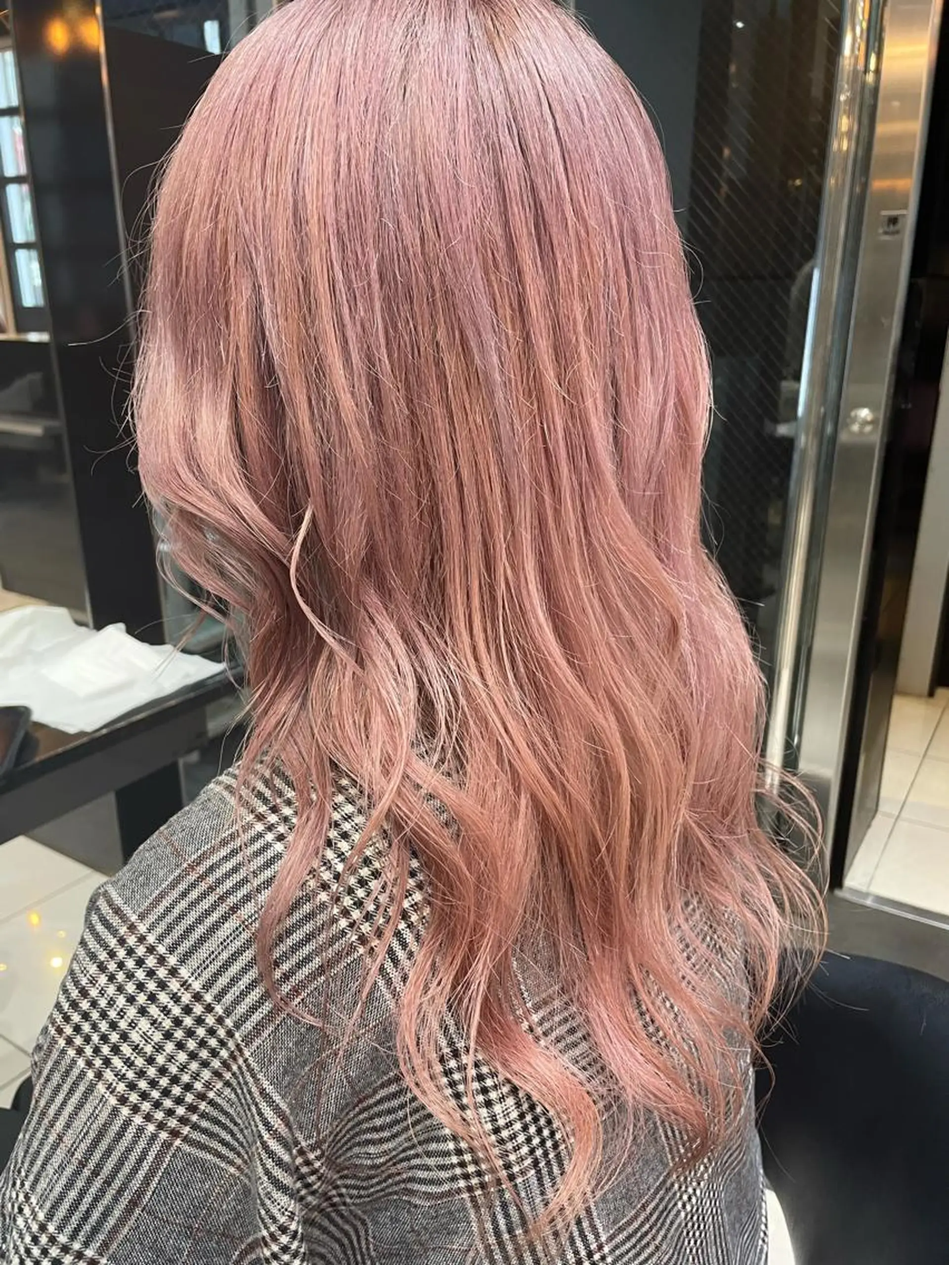 ロング カラー ブリーチ 女性リピ90%🍨 🩷佐藤みずきのヘアスタイル