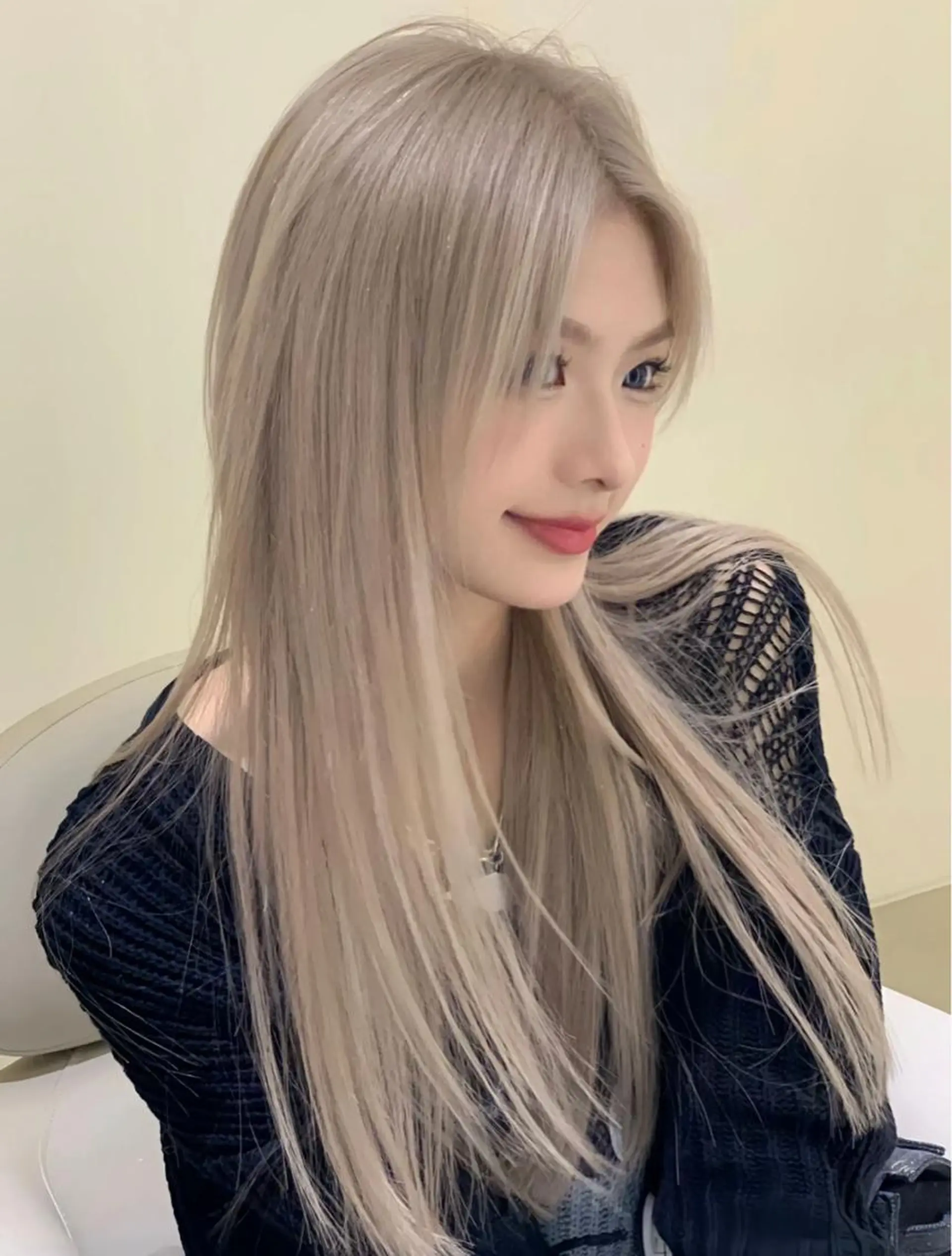 ロング カラー アディクシーカラー 黒髪 ブリーチ ブルーカラー ブルーブラック 🇨🇳ワンホンヘア 下田鉄也のヘアスタイル