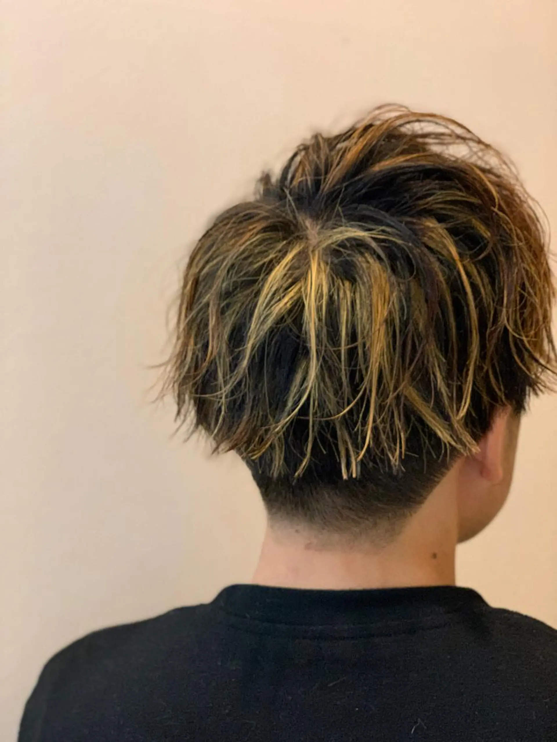 ショート ハイライト 山中 亮司のヘアスタイル