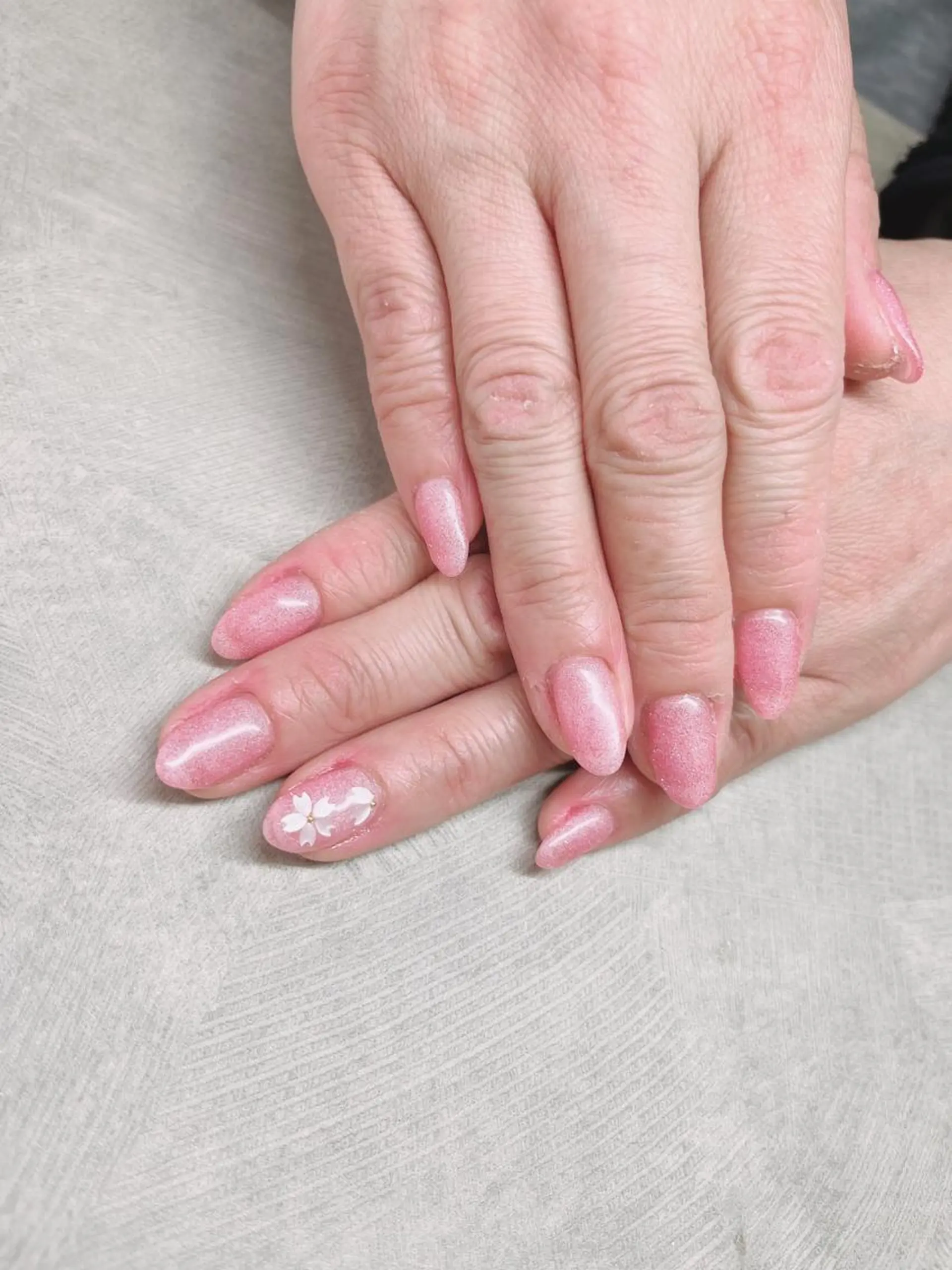 ネイル ラメ(グリッター) ピンク ハンドネイル MIKA ♡の眉毛・アイブロウイメージ