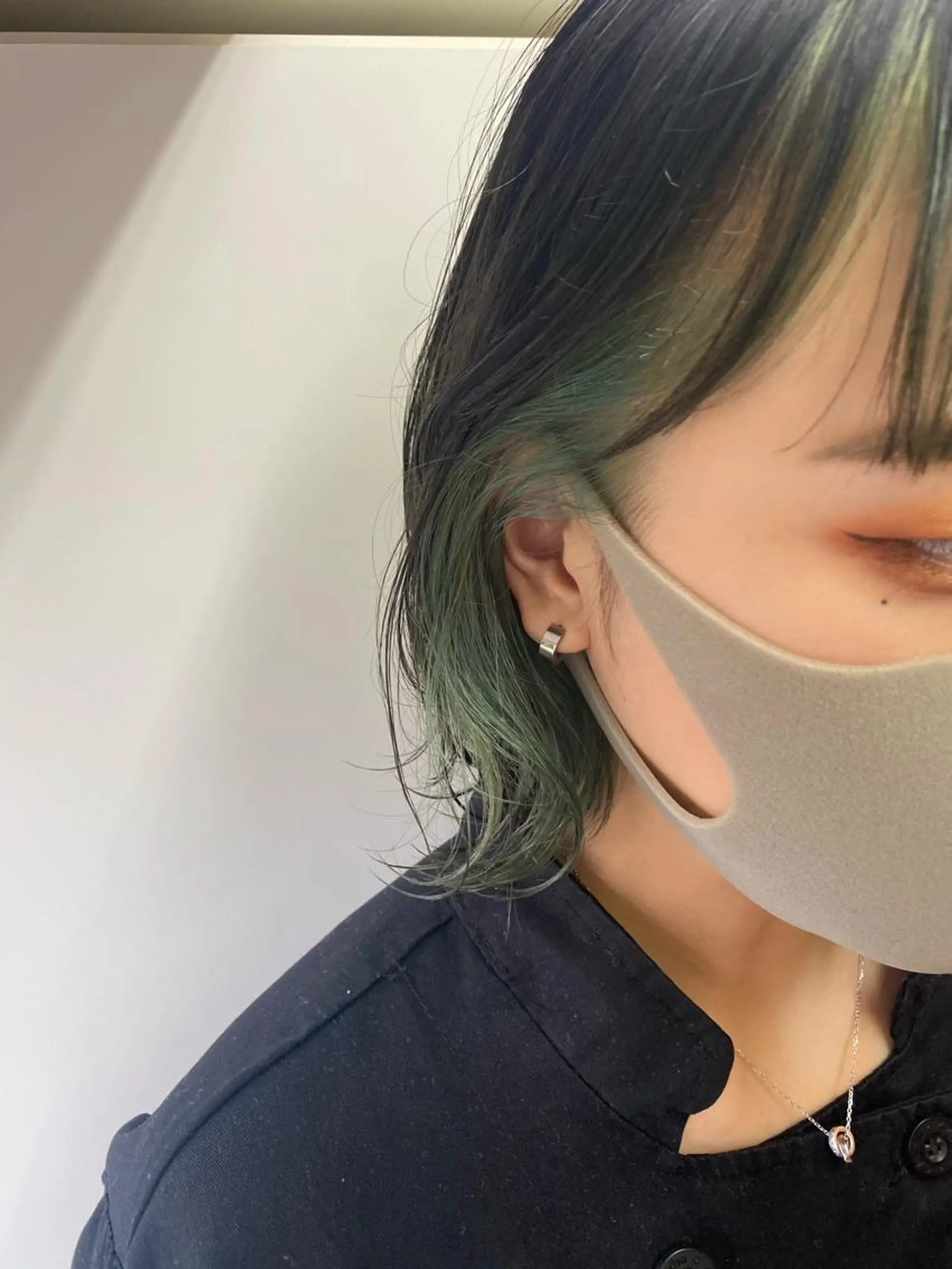 ミディアム stylist トモヤのヘアスタイル