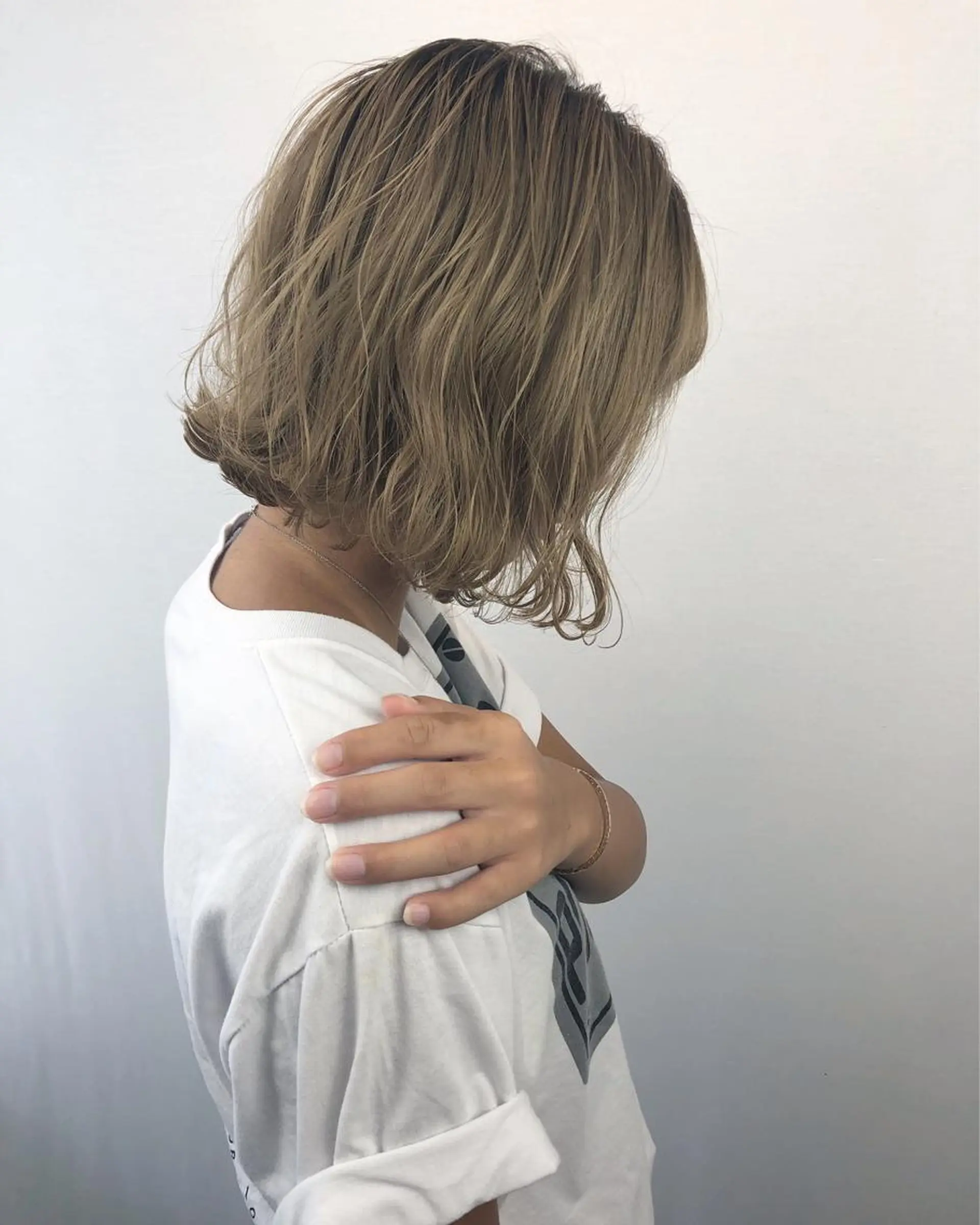 ショート カラー ハイトーンカラー ボブ ヘアカラー 2nd所属・🤍2nd🤍田所 美希のヘアスタイル