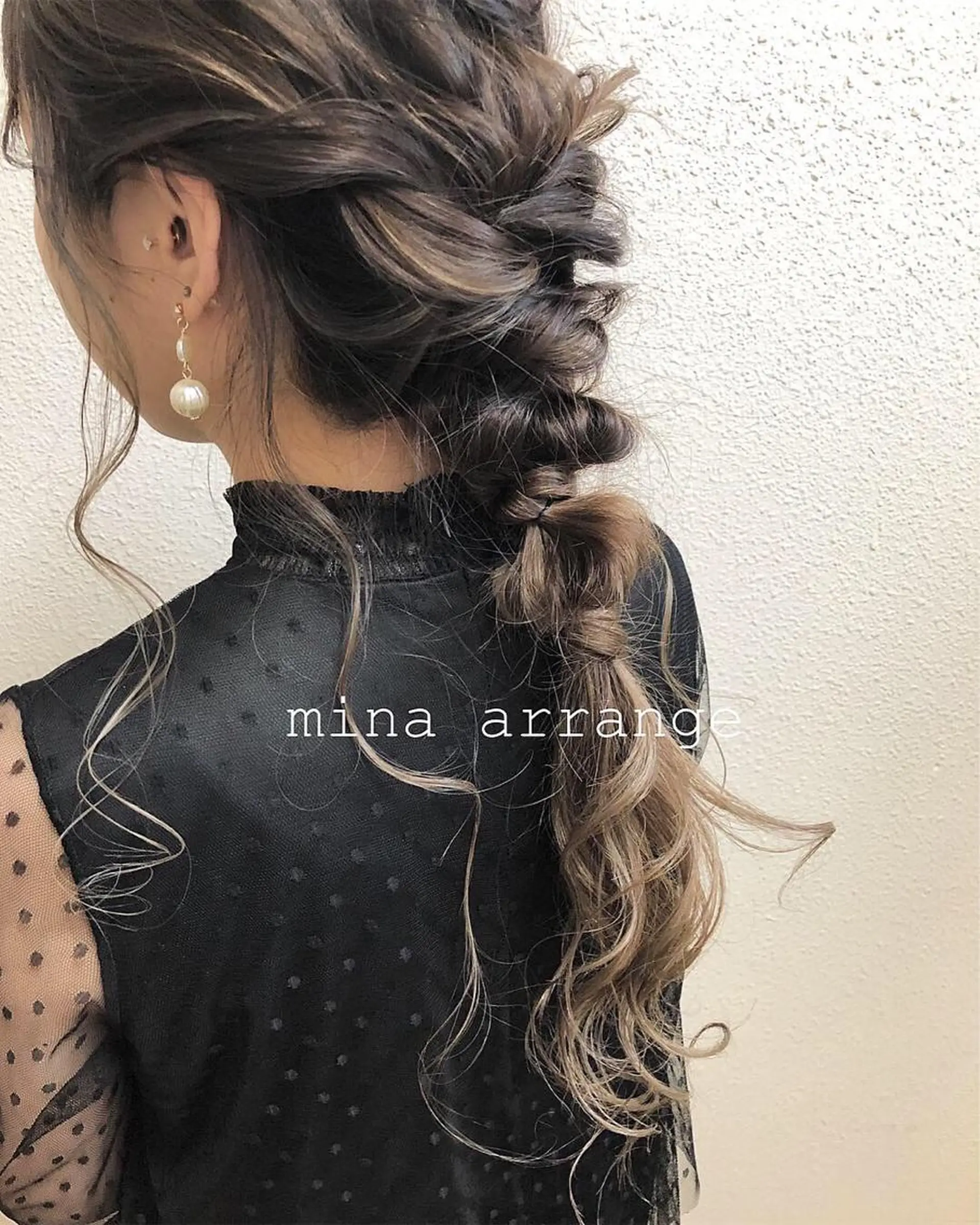 ロング ヘアアレンジ ツキノキ ミナのヘアスタイル