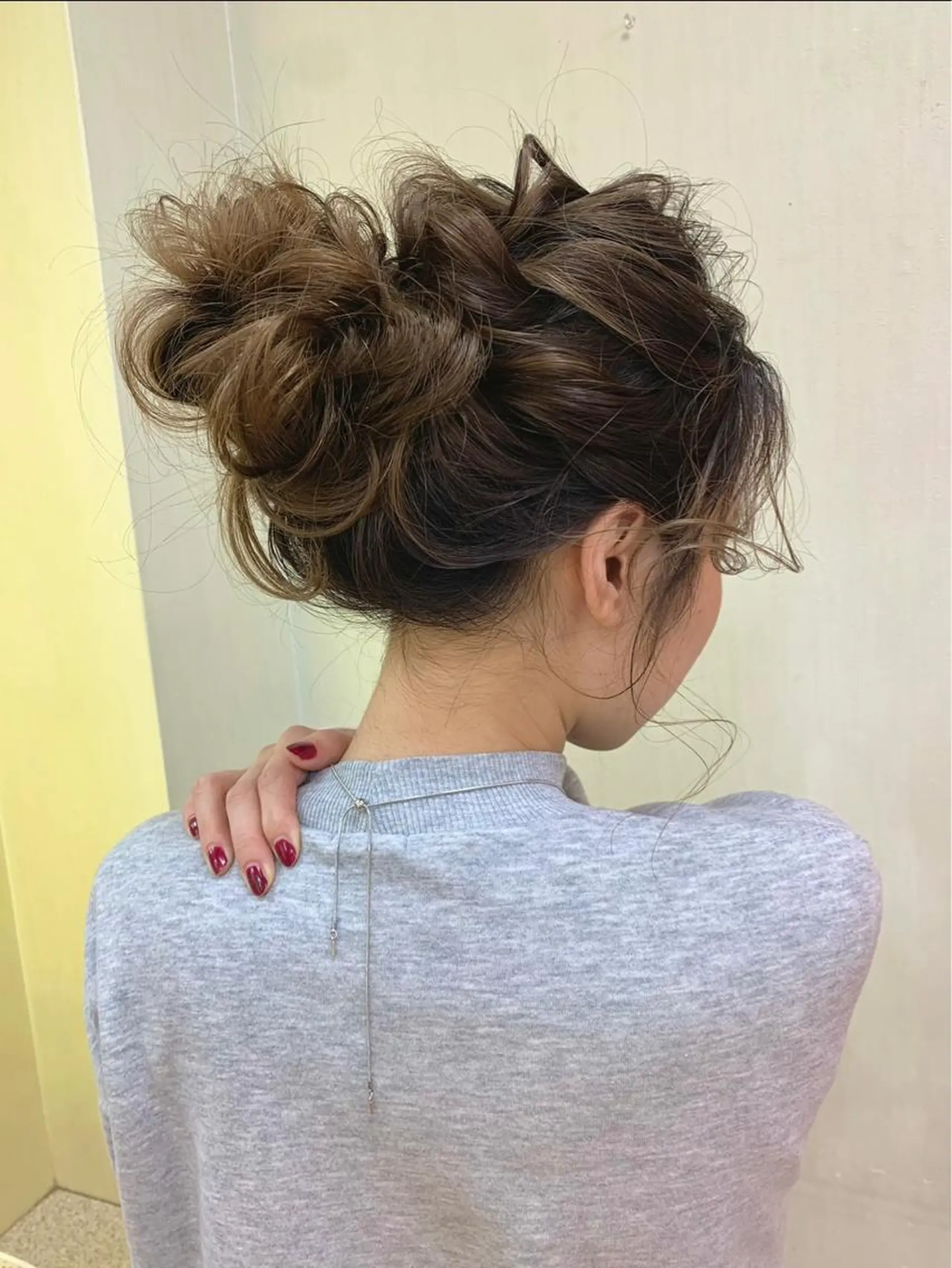 ロング ヘアアレンジ お団子ヘア yui .のヘアスタイル