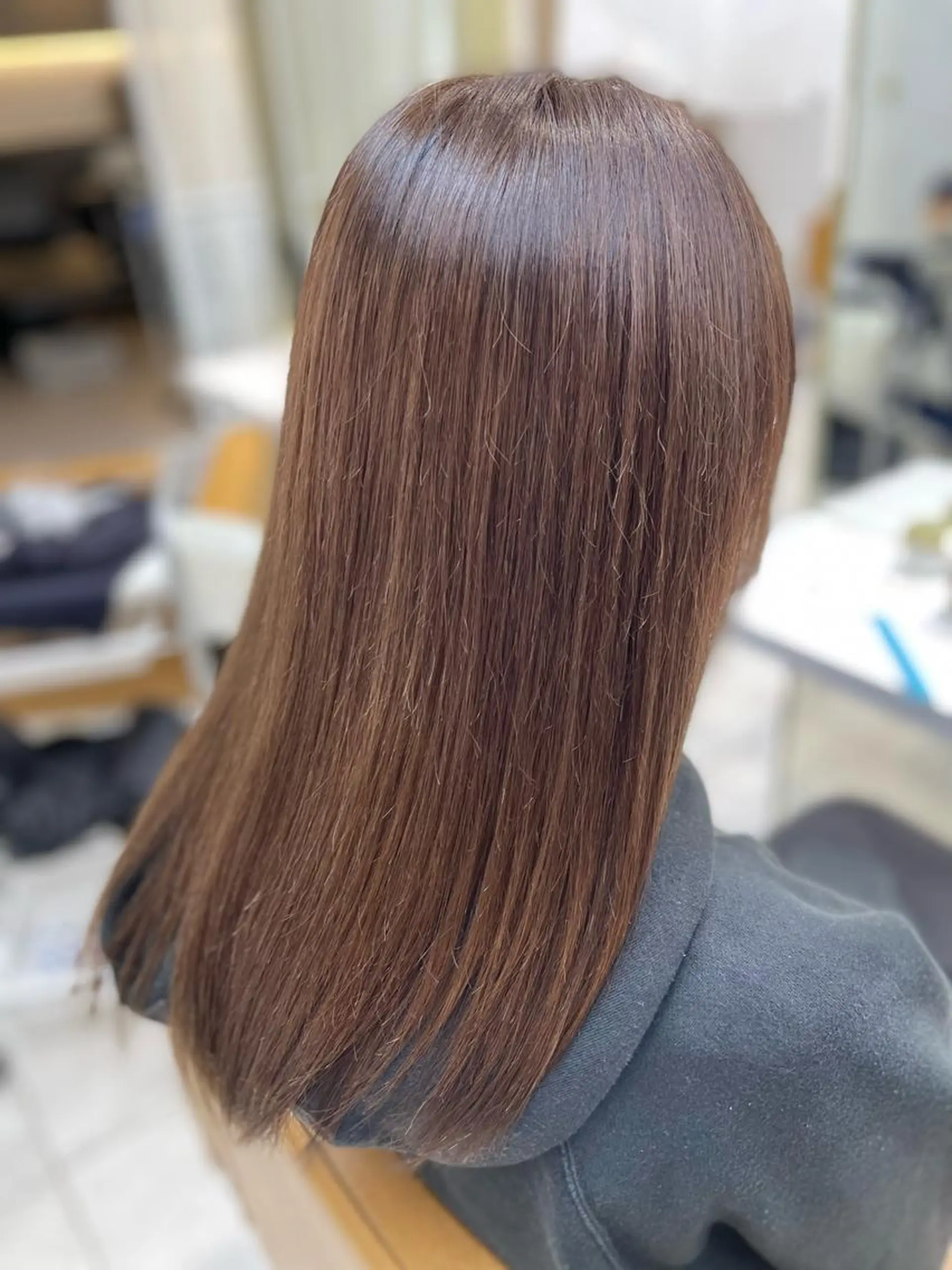 セミロング 中顔面短縮 顔まわり新田大翔のヘアスタイル