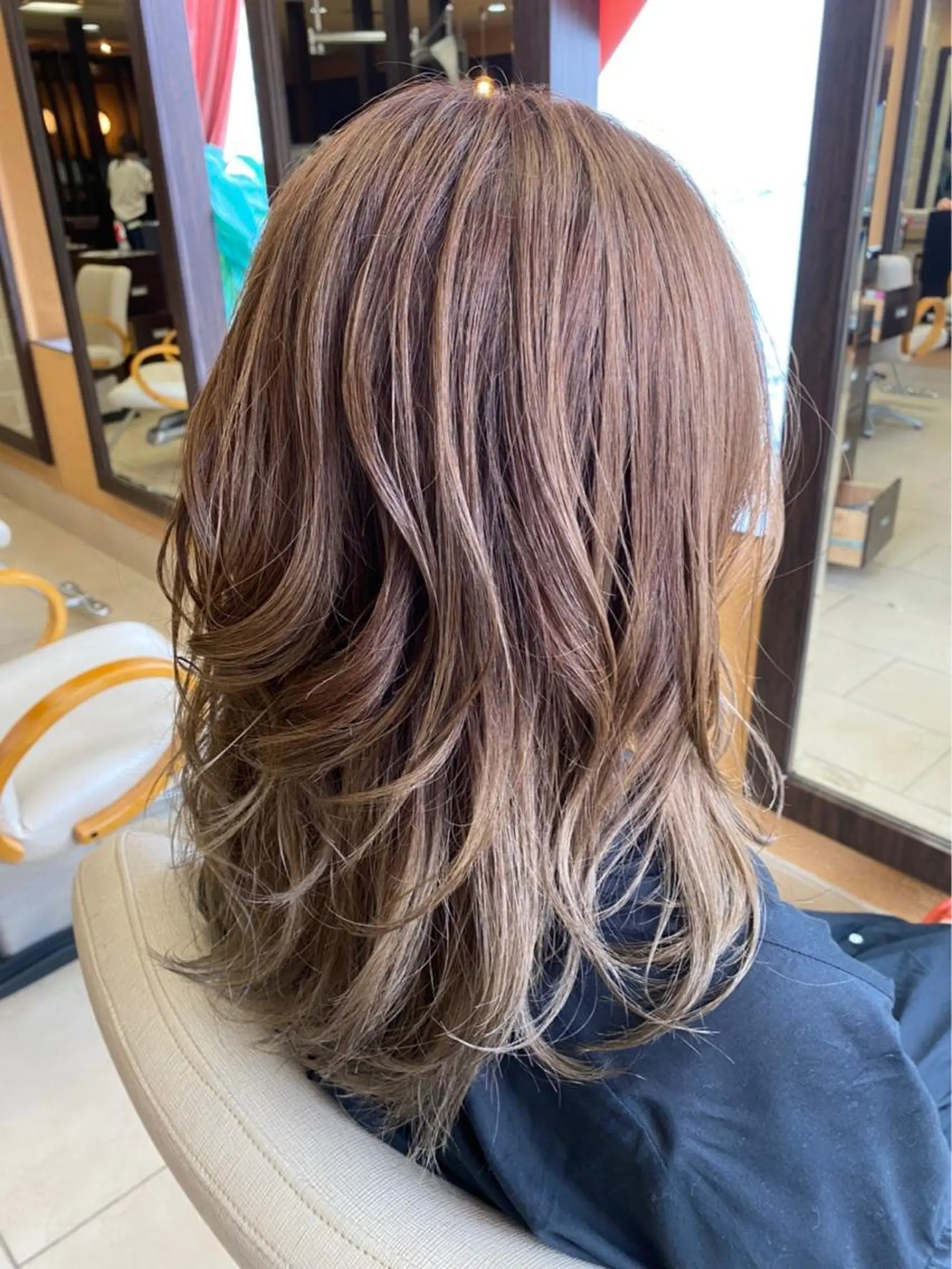 ミディアム カラー 透明感カラー✨艶髪 制作🌱山根あゆみのヘアスタイル