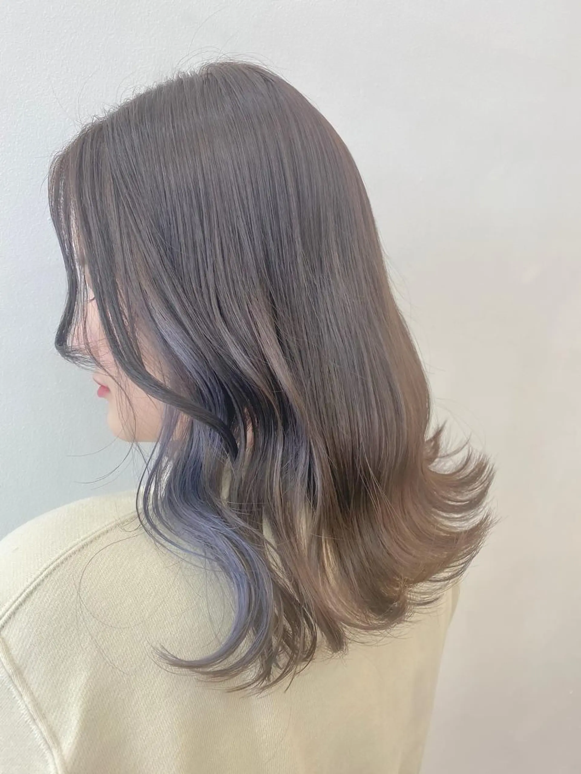 セミロング カラー ビューティービースト 新宿のヘアスタイル