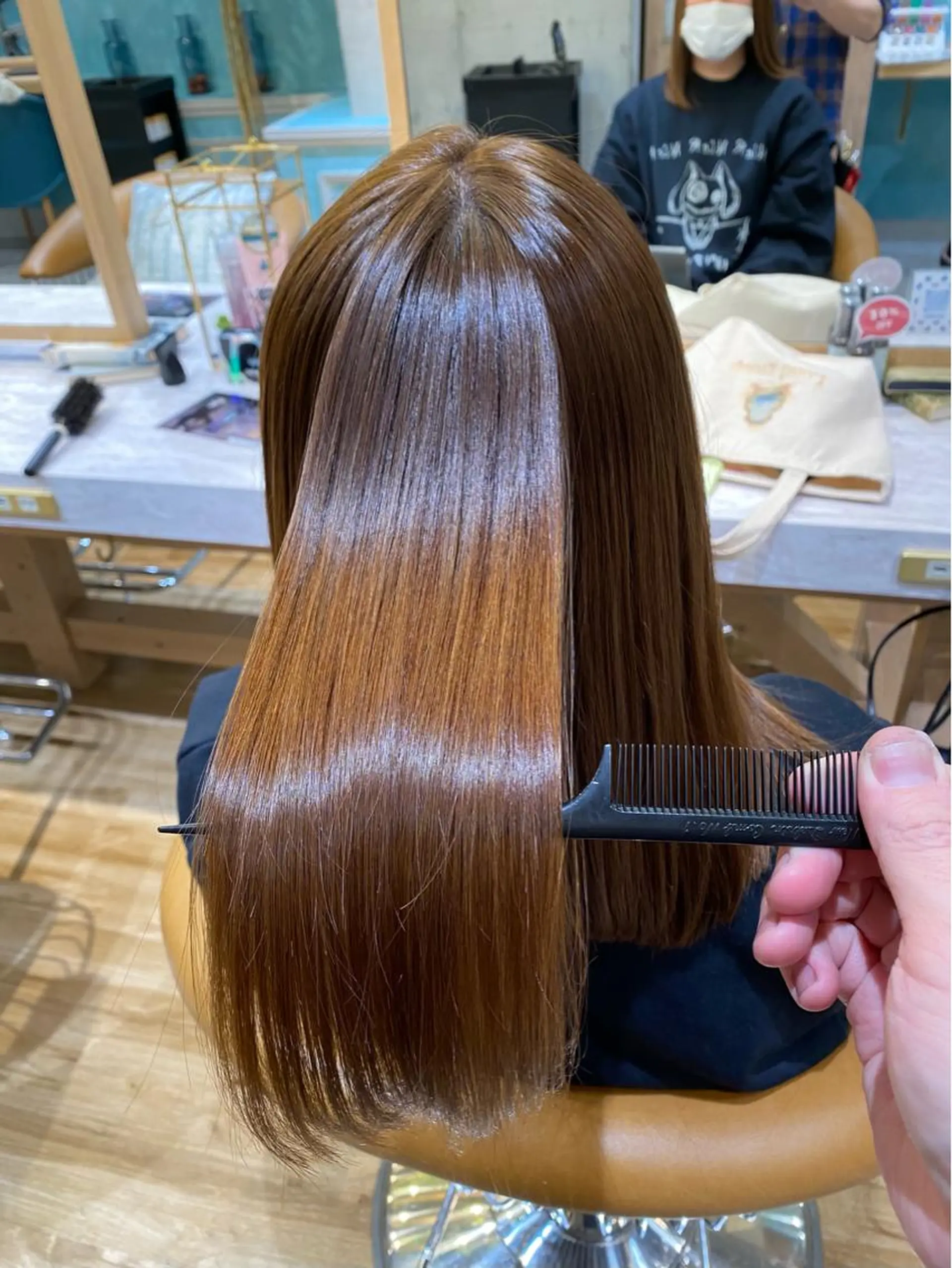 セミロング カット ヘアカラー 縮毛矯正 トリートメント 山本翔一郎 韓国顔周りレイヤーのヘアスタイル