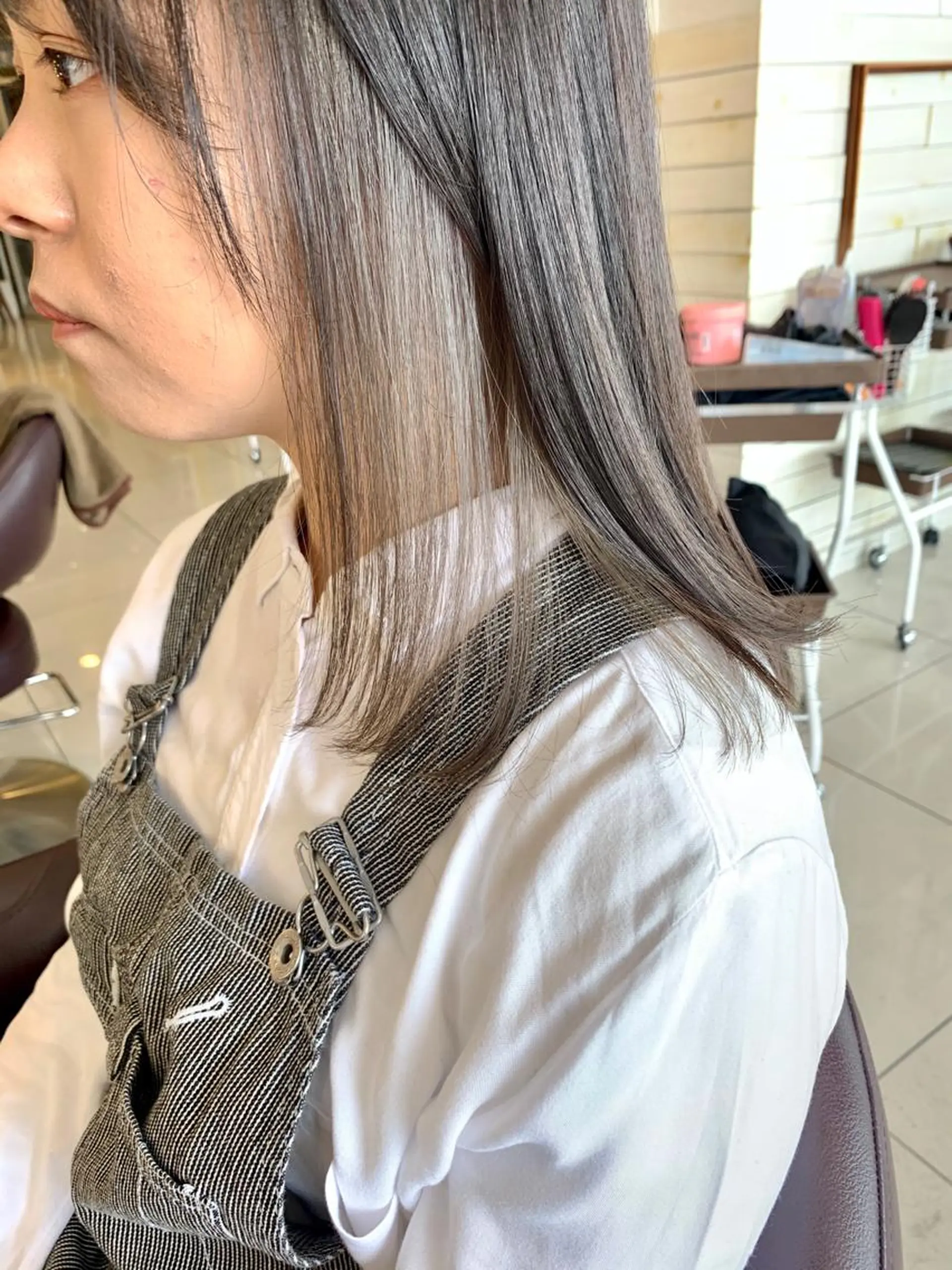 セミロング カラー ヘアカラー らいむ/レイヤー/ /イヤリングカラーのヘアスタイル