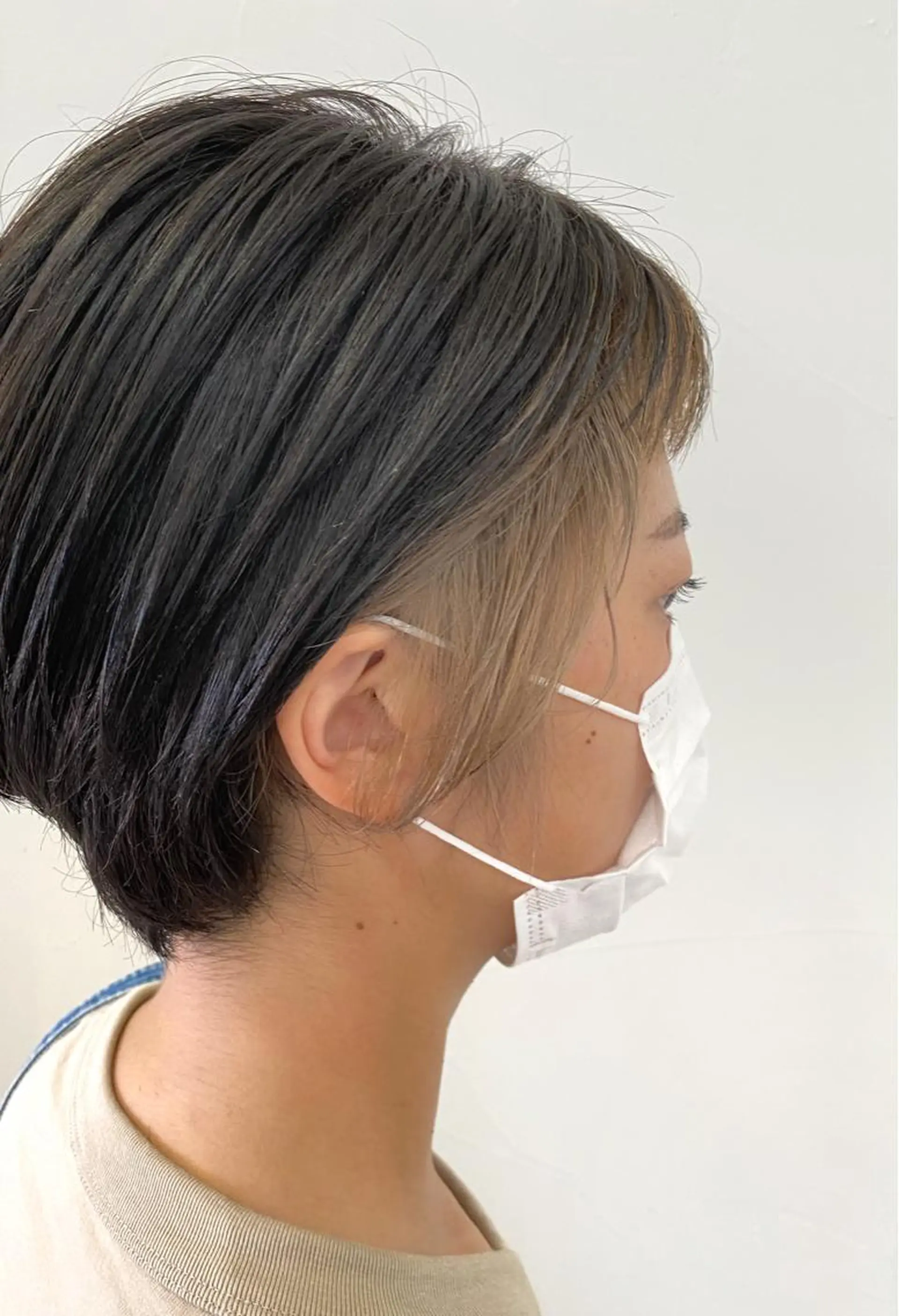 ショート ミストバング ヘアカラー soelle Hanaのヘアスタイル