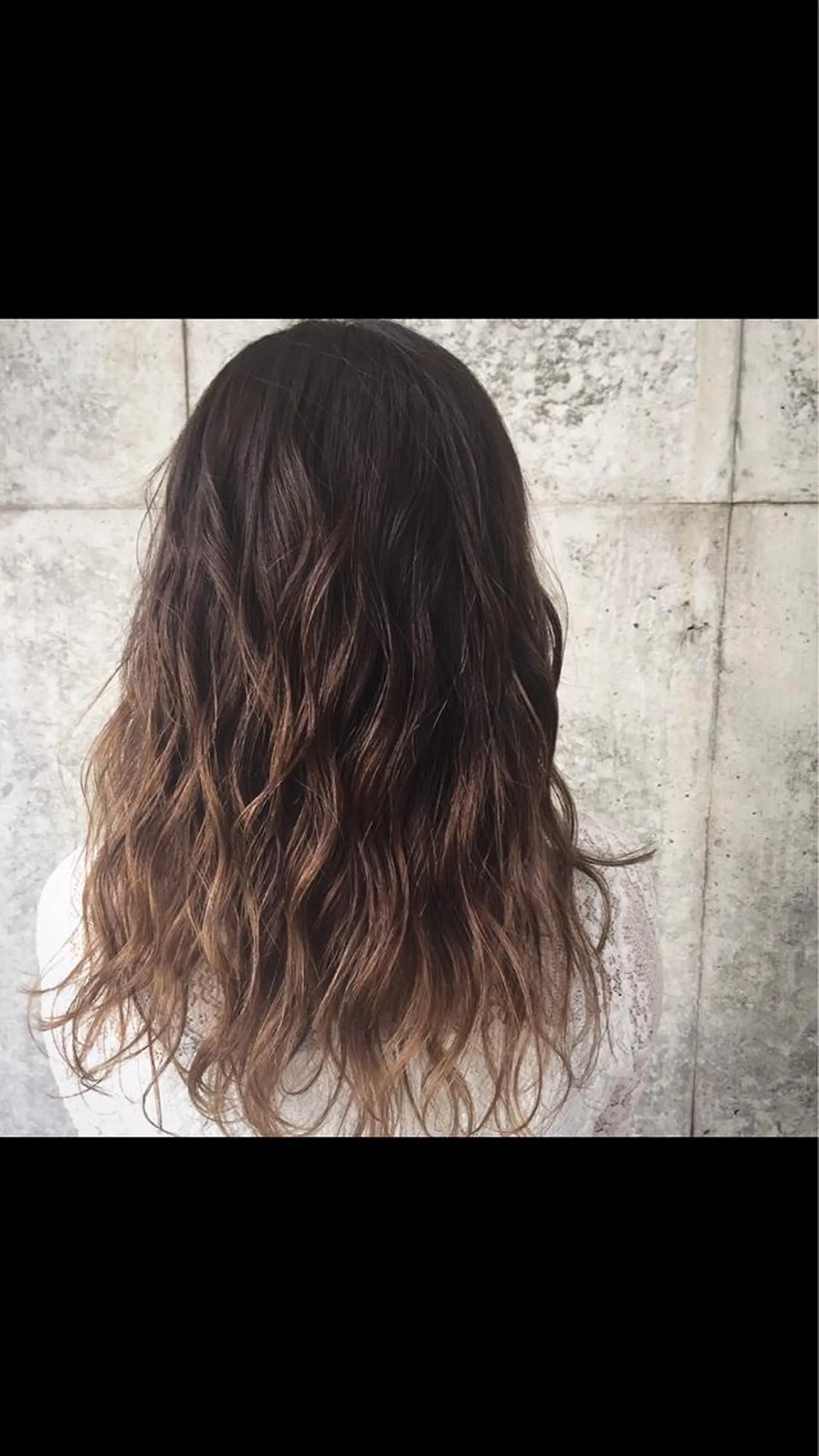 ロング カラー ブリーチ 及川 光のヘアスタイル