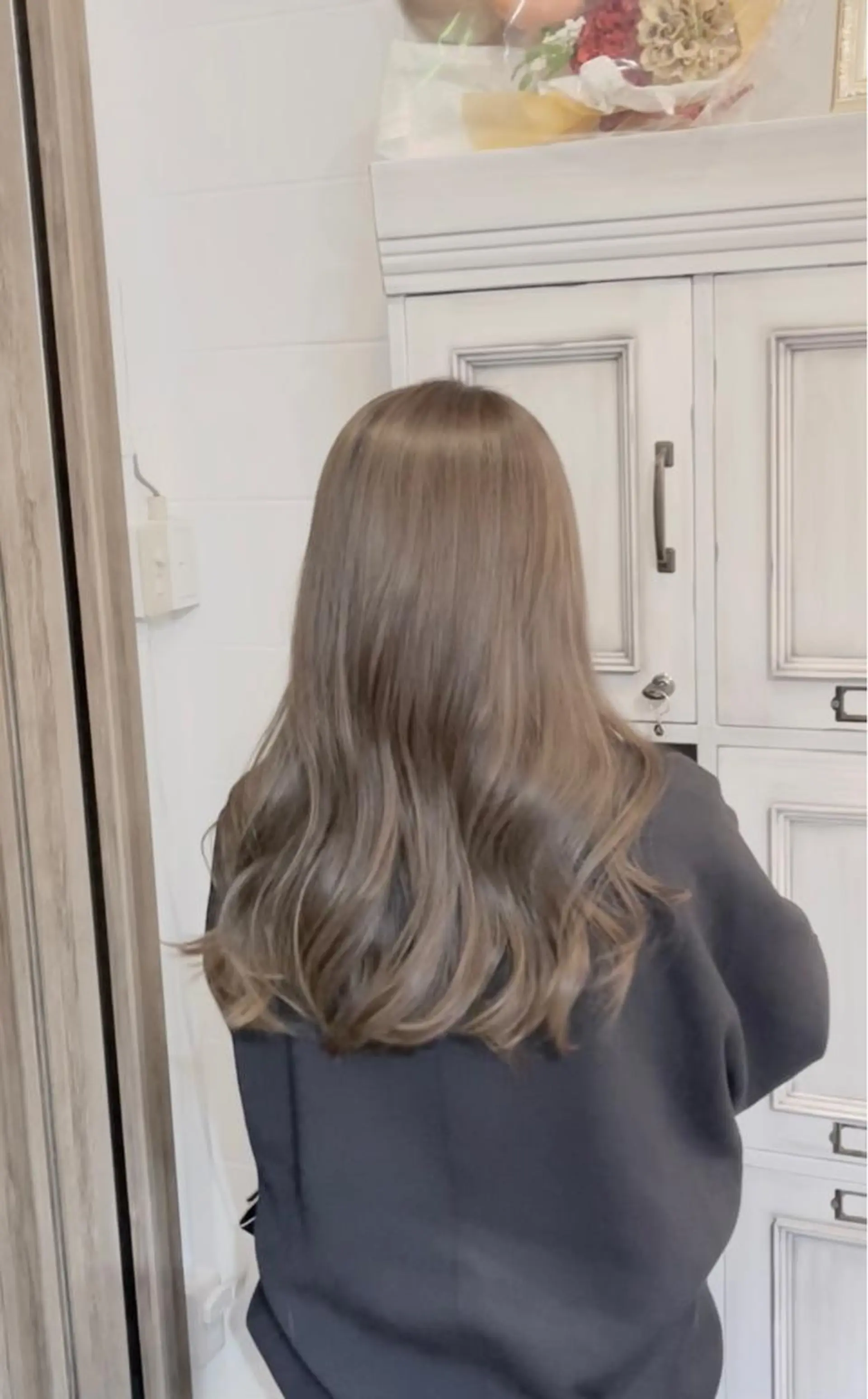 セミロング カラー ベージュカラー 髪質改善で 憧れの潤艶美髪にのヘアスタイル