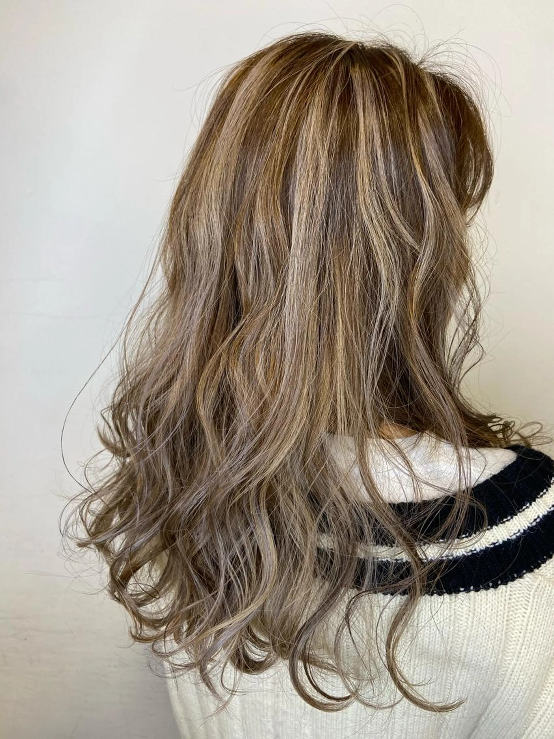 ロング カラー aini上本町 吉元直明のヘアスタイル