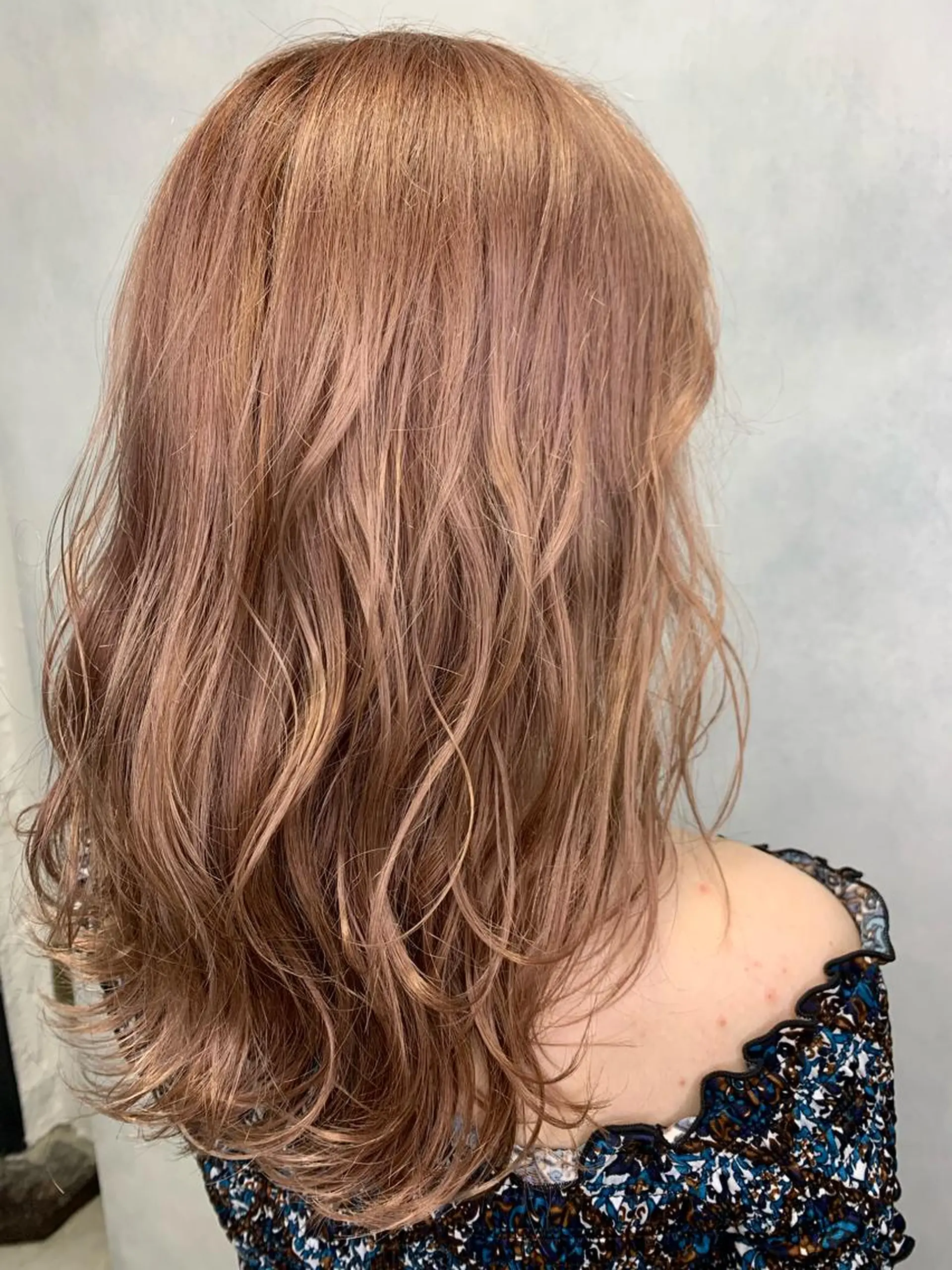セミロング カラー ベージュカラー 透明感カラー オレンジ オレンジベージュ ヘアカラー トリートメント LUXBE LUCEのヘアスタイル