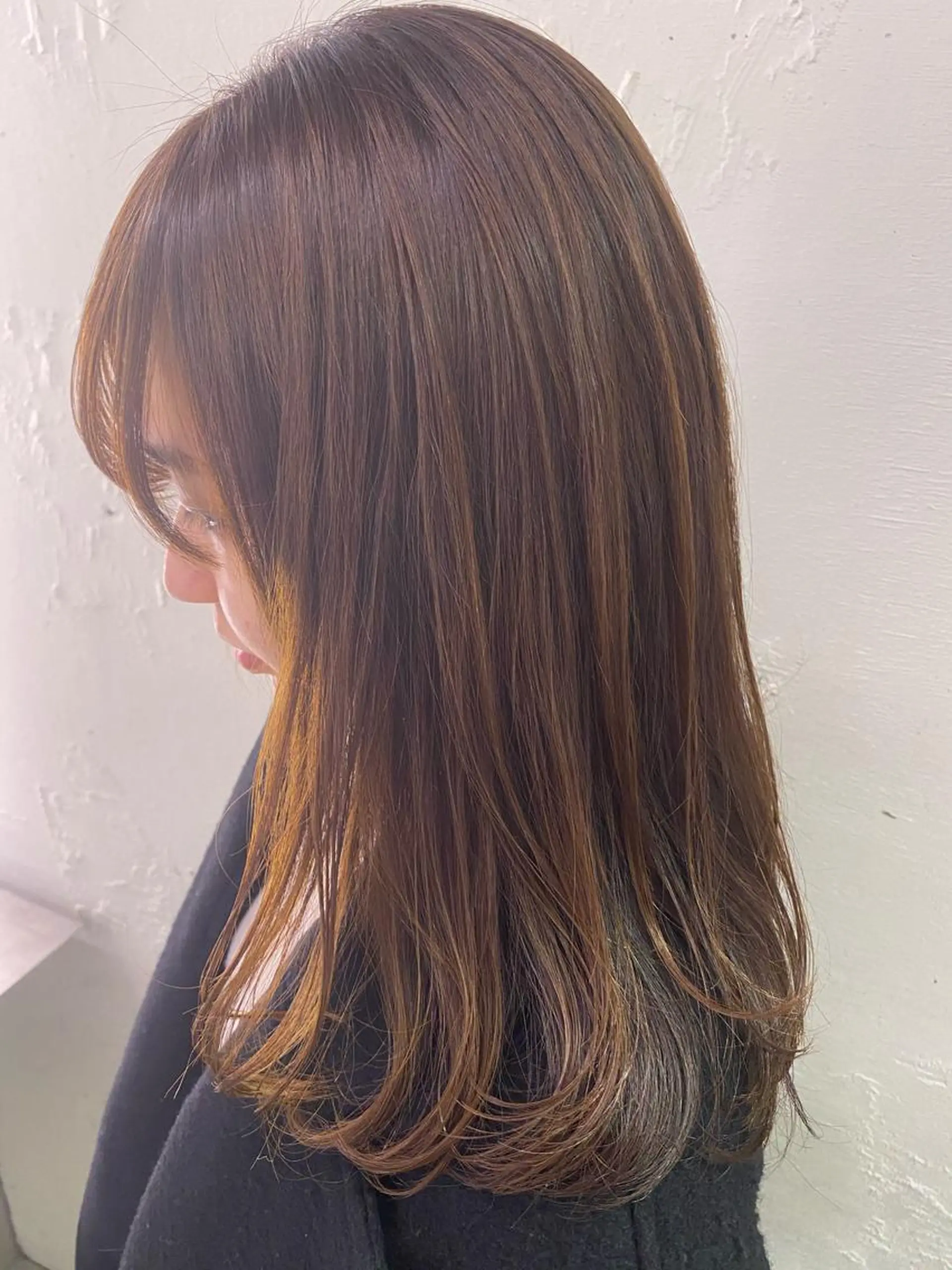 セミロング カラー アッシュ オリーブアッシュ 推しカラー オタク美容師 山本のヘアスタイル