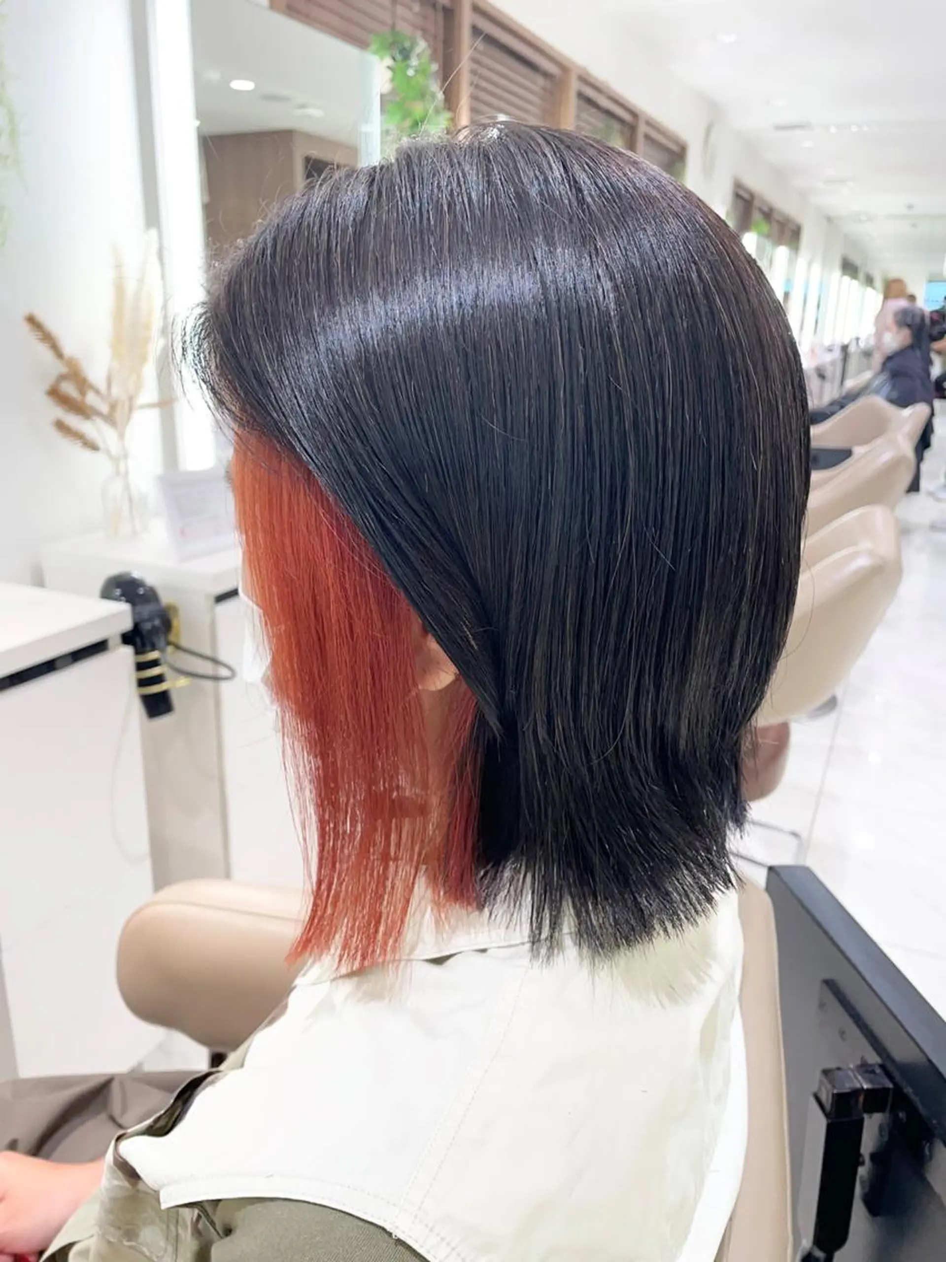ミディアム カラー 黒髪 イヤリングカラー オレンジ ヘアカラー ＡＳＨ大宮/ブリーチ 髪質改善/カラーのヘアスタイル