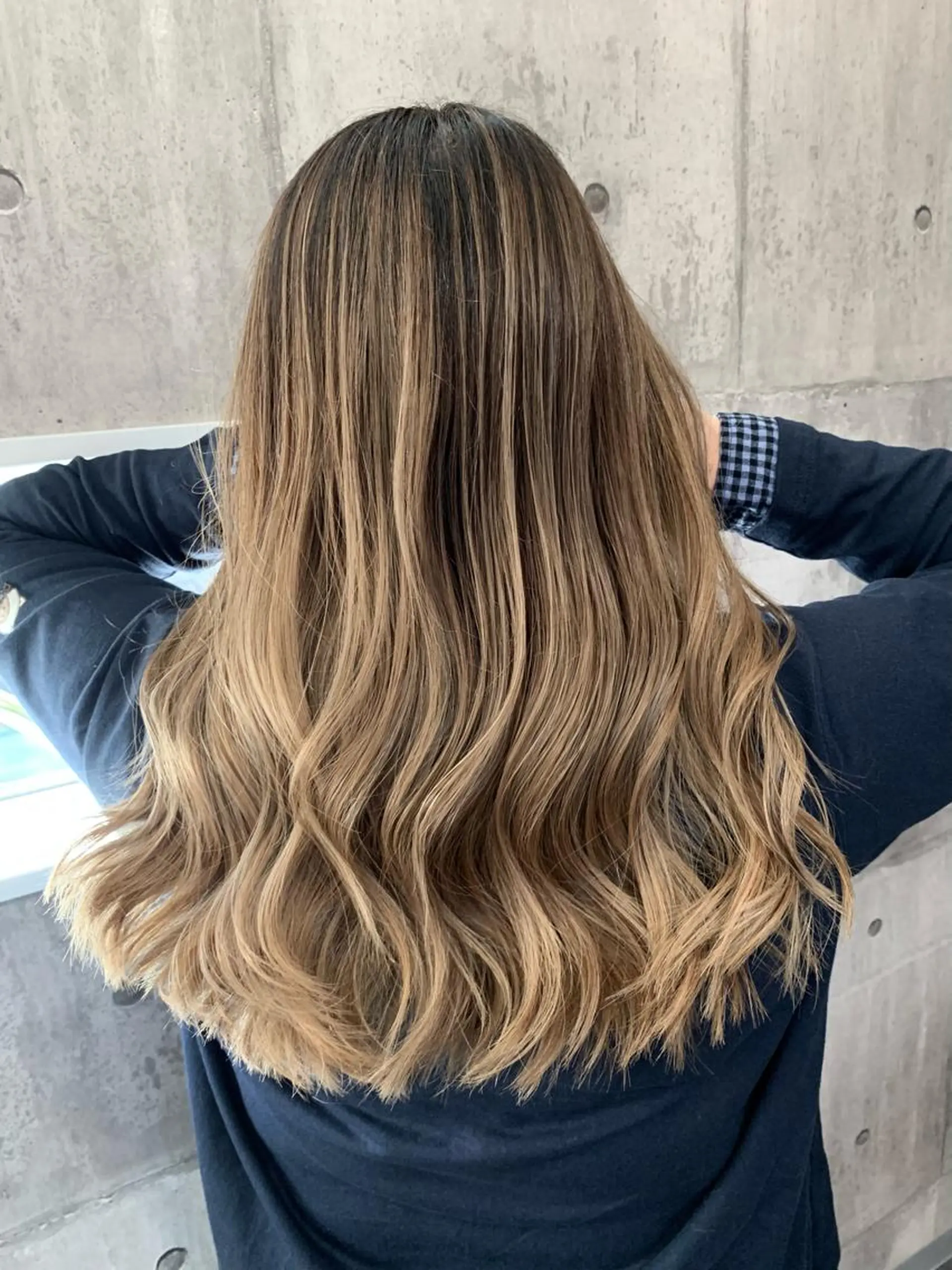 ロング カット ヘアカラー Welila by haku所属・yoshihara yuukiのヘアスタイル