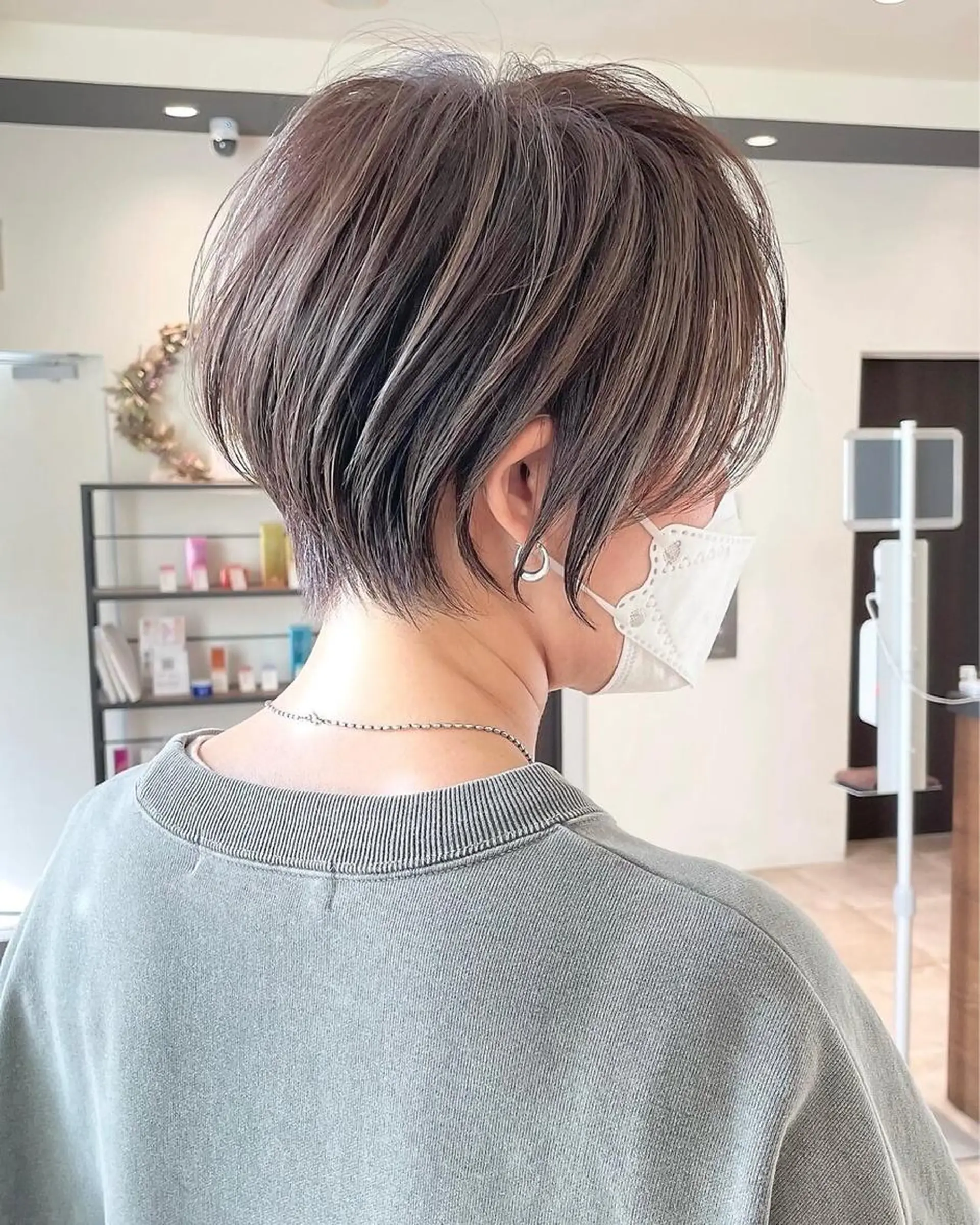ショート 襟足でお悩みの方✂︎ くびれ職人ハシモトのヘアスタイル