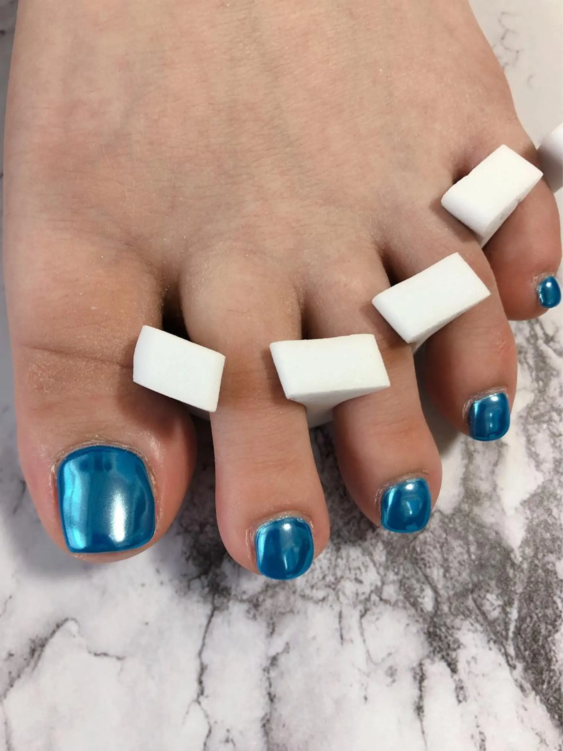 ネイル ワンカラーネイル フットネイル mogunail &blowのネイルデザイン