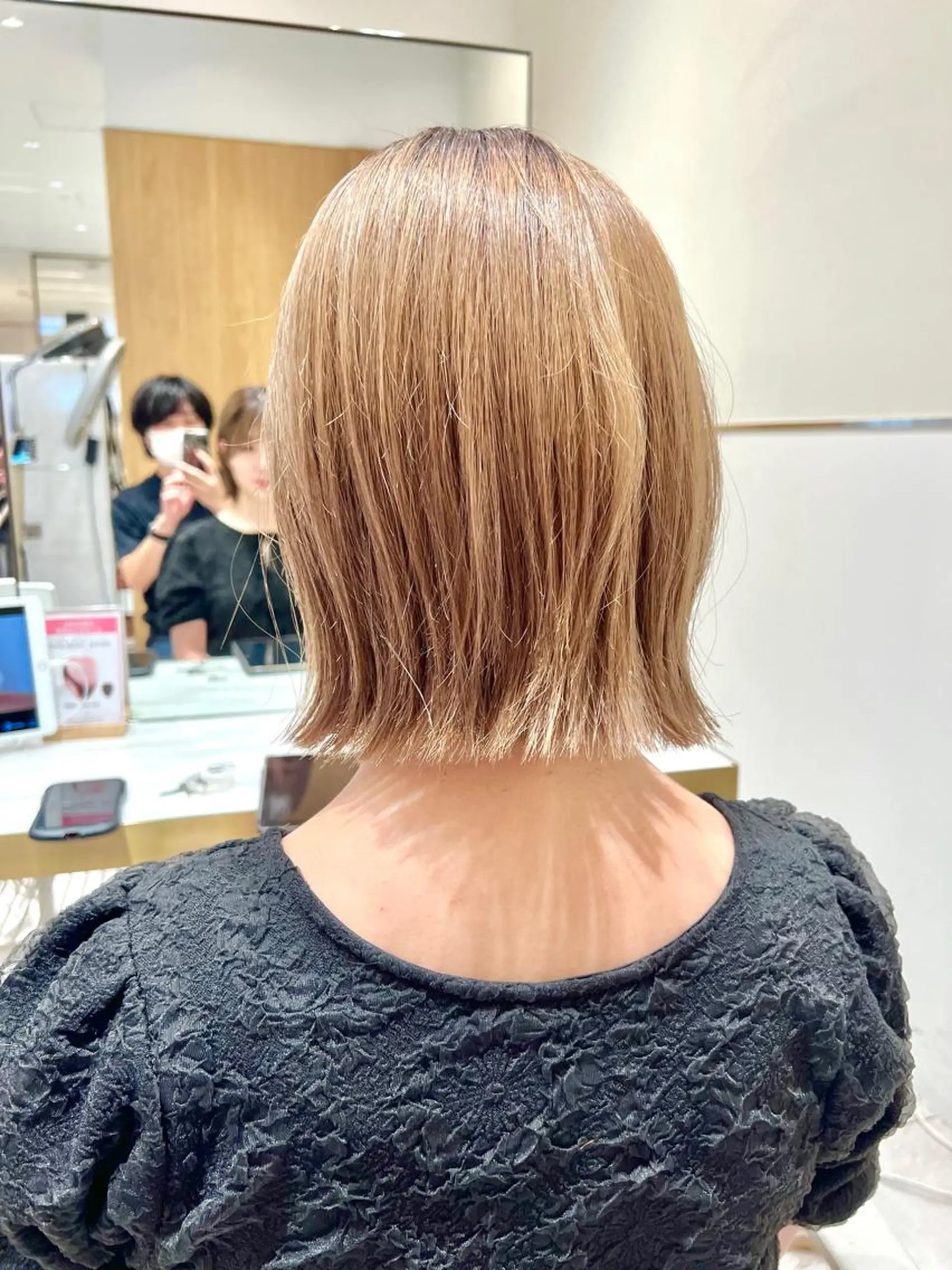 ミディアム カラー グレージュ ボブ カット ヘアカラー トリートメント レイヤー専門家 ダブルカラー修のヘアスタイル